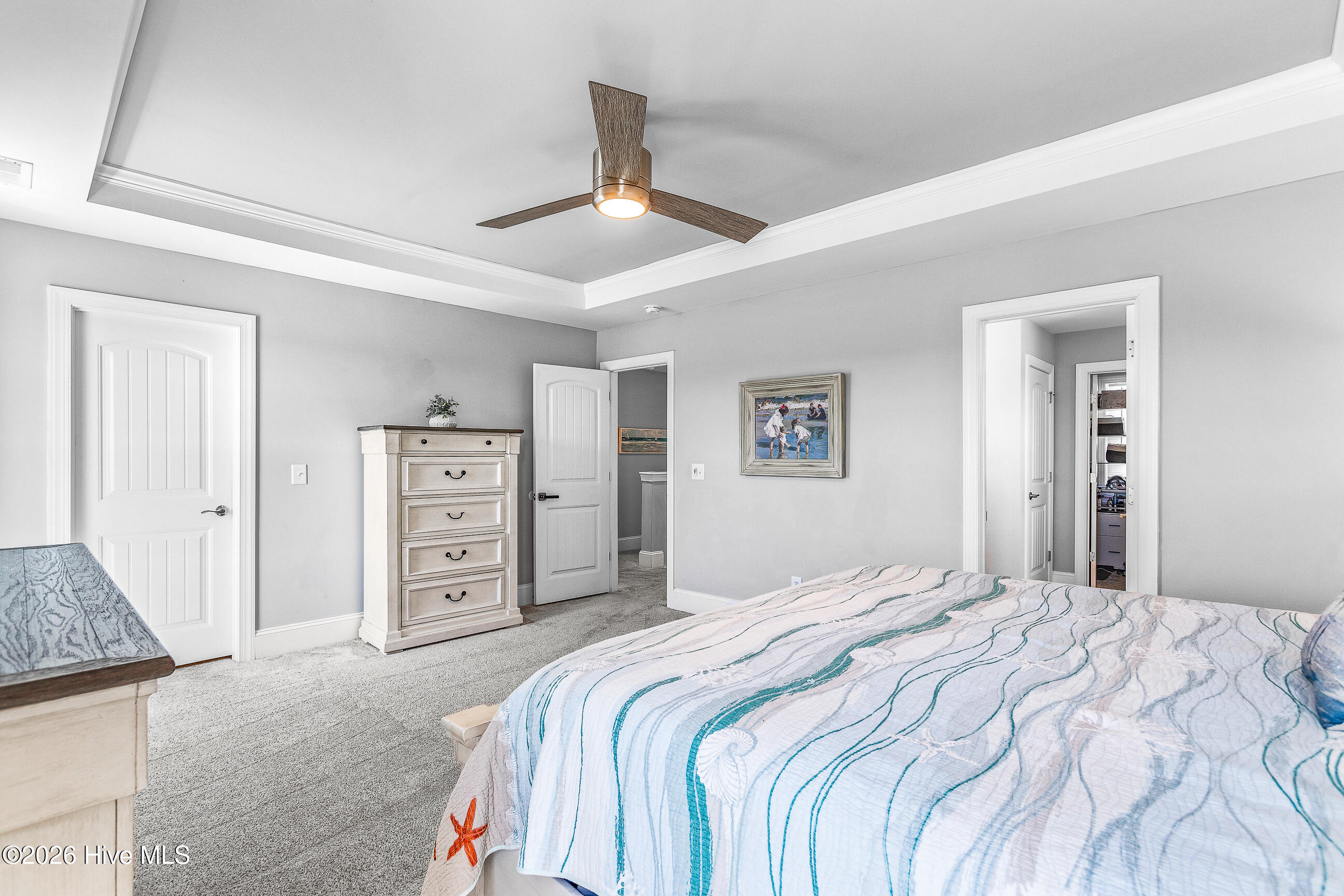 100563975 | Photo 24