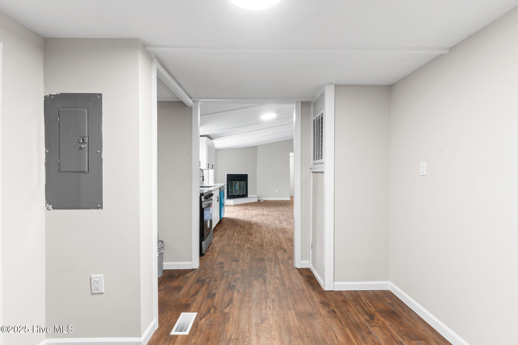 100514432 | Photo 11