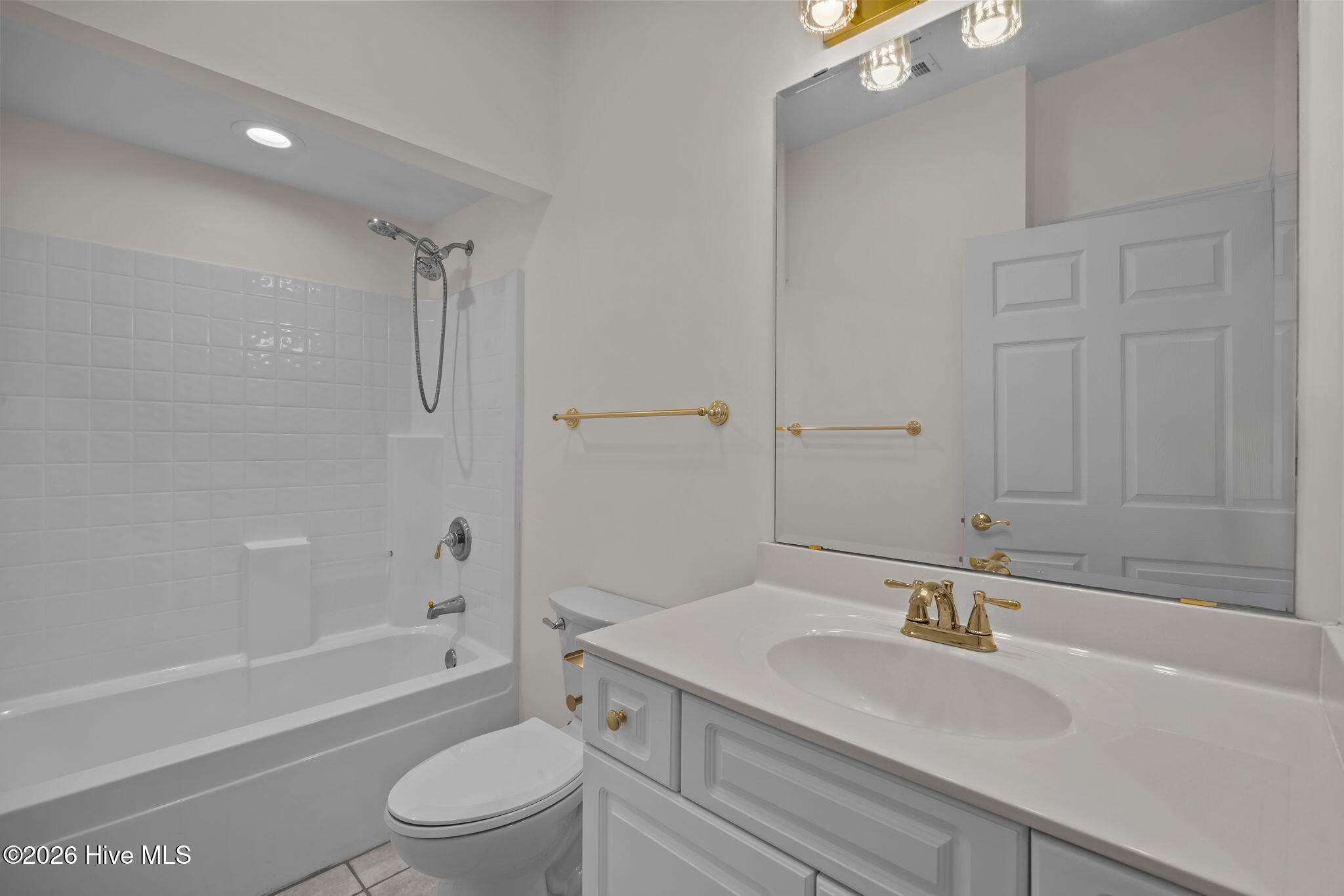 100548022 | Photo 33