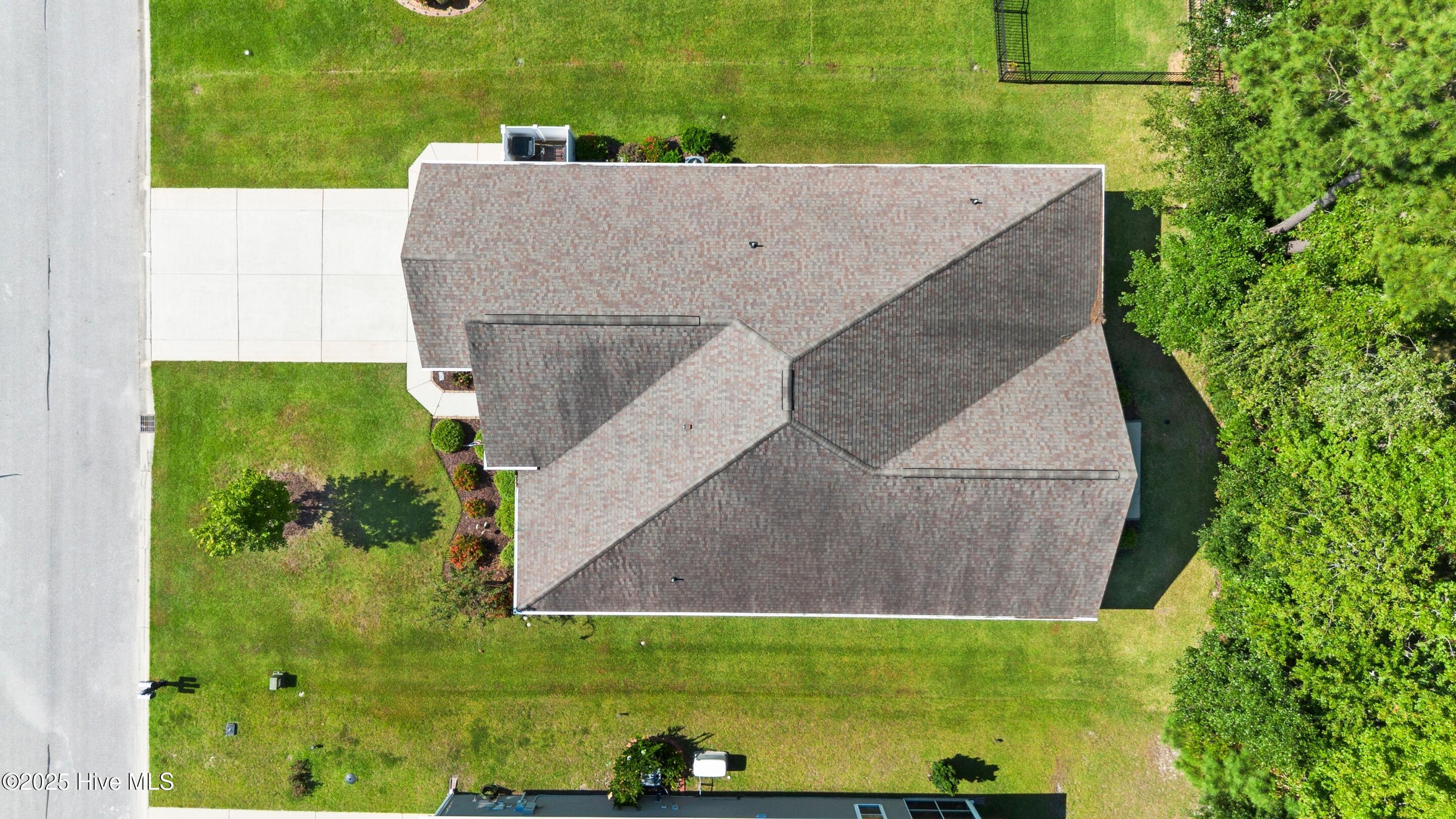 100529206 | Photo 40