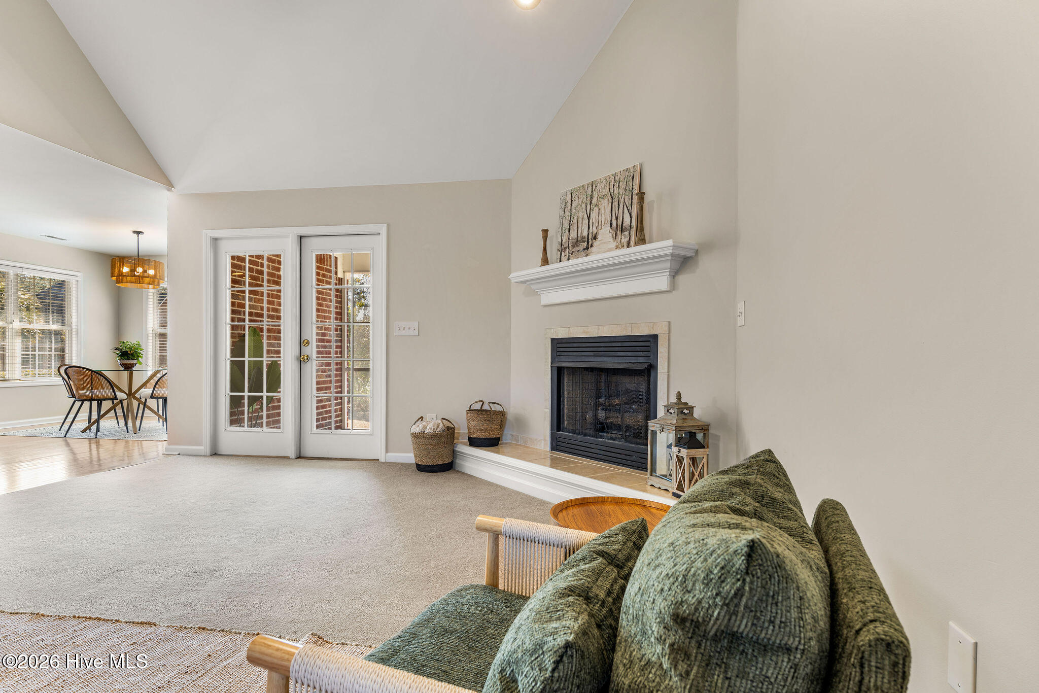 100554180 | Photo 11