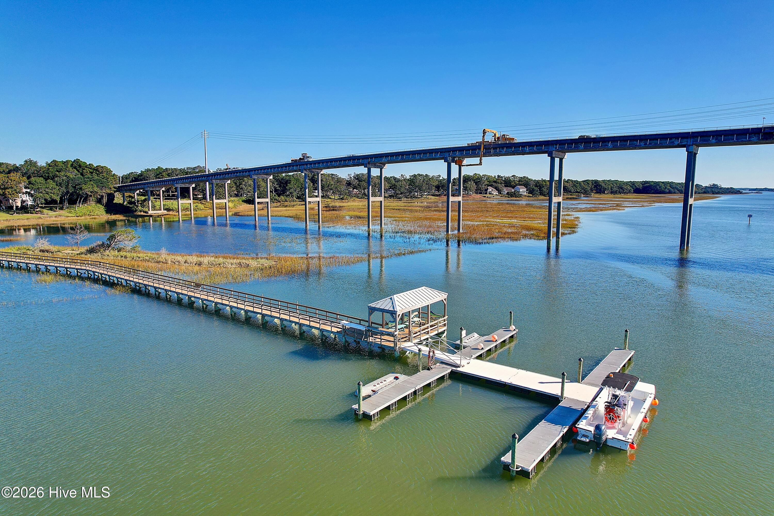 100558702 | Photo 74