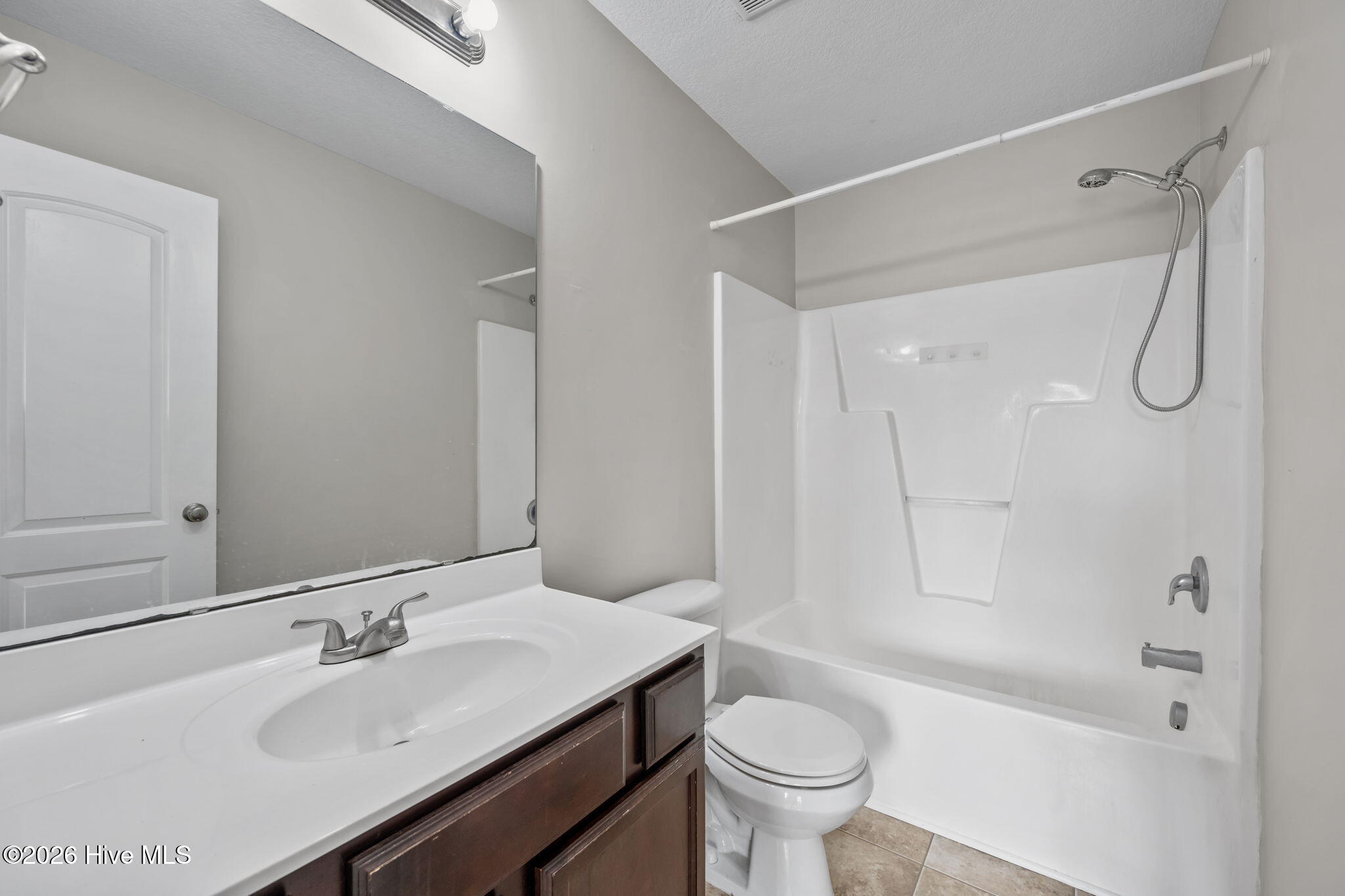 100549105 | Photo 29