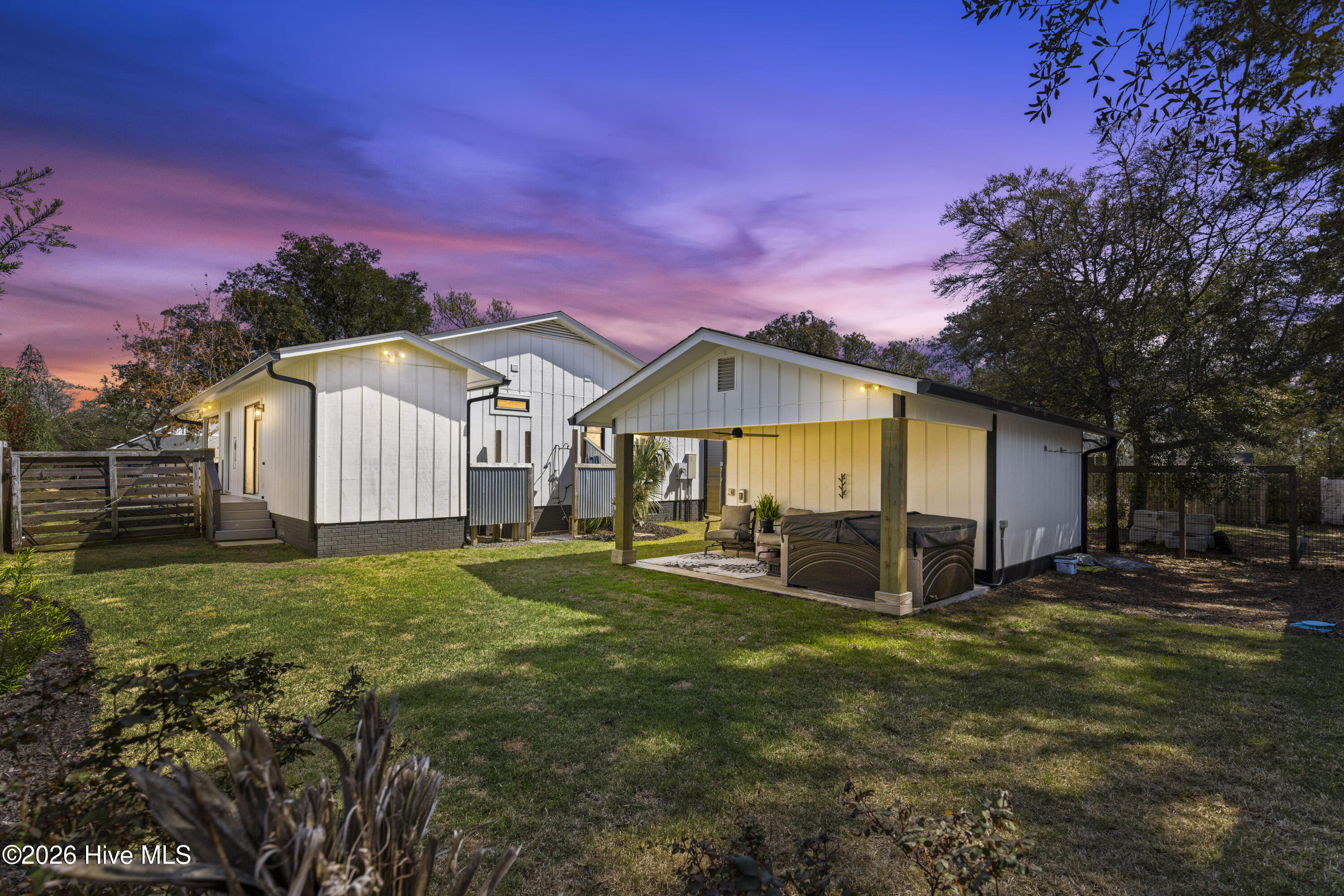 100564276 | Photo 42