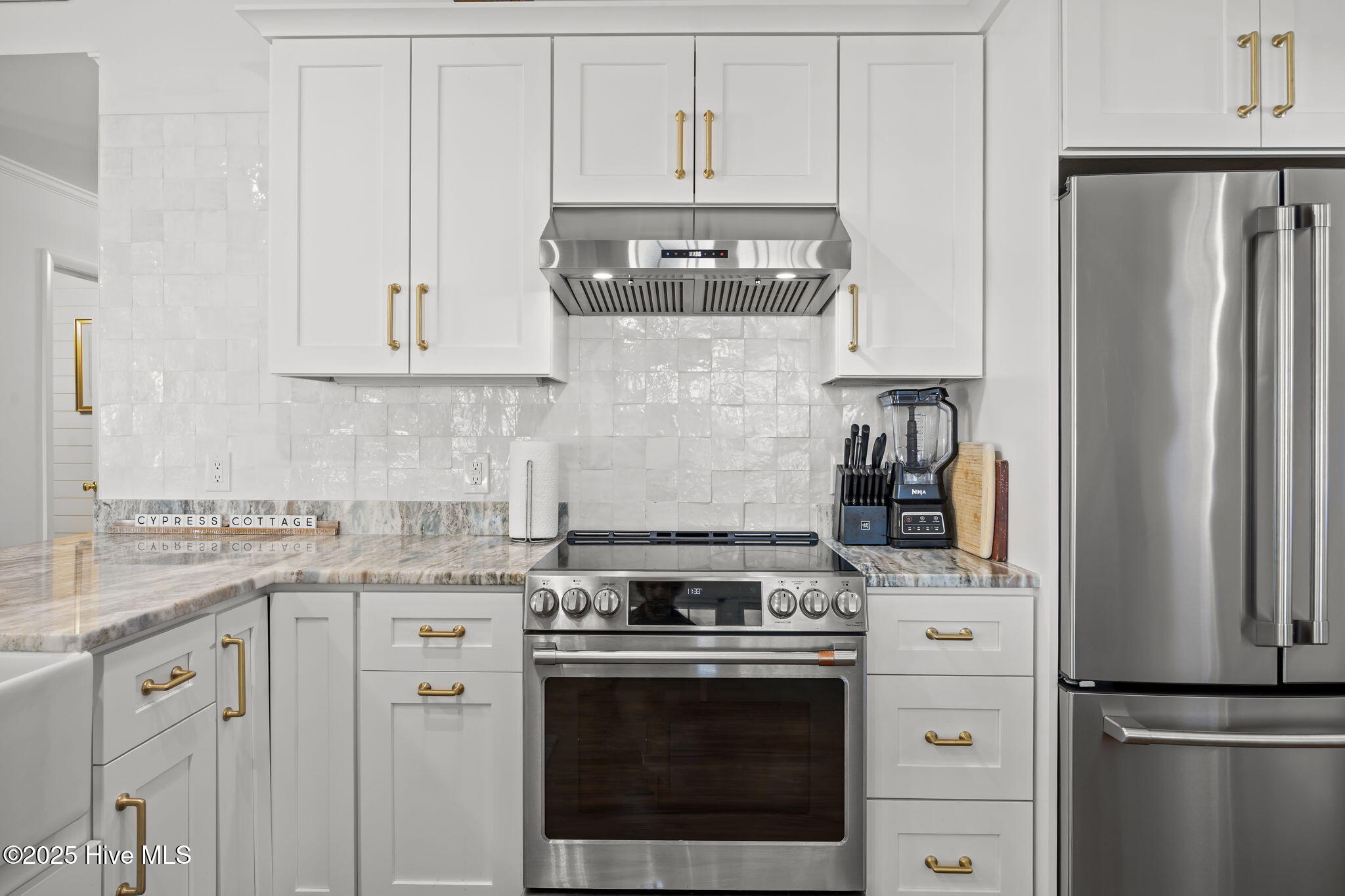 100545824 | Photo 14