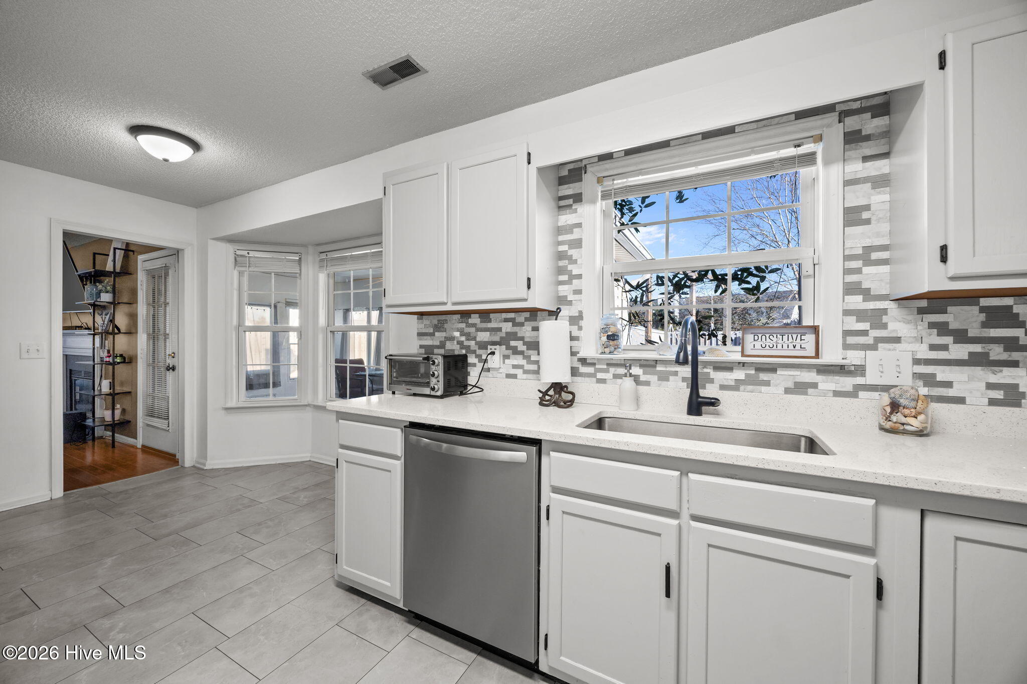 100551976 | Photo 14