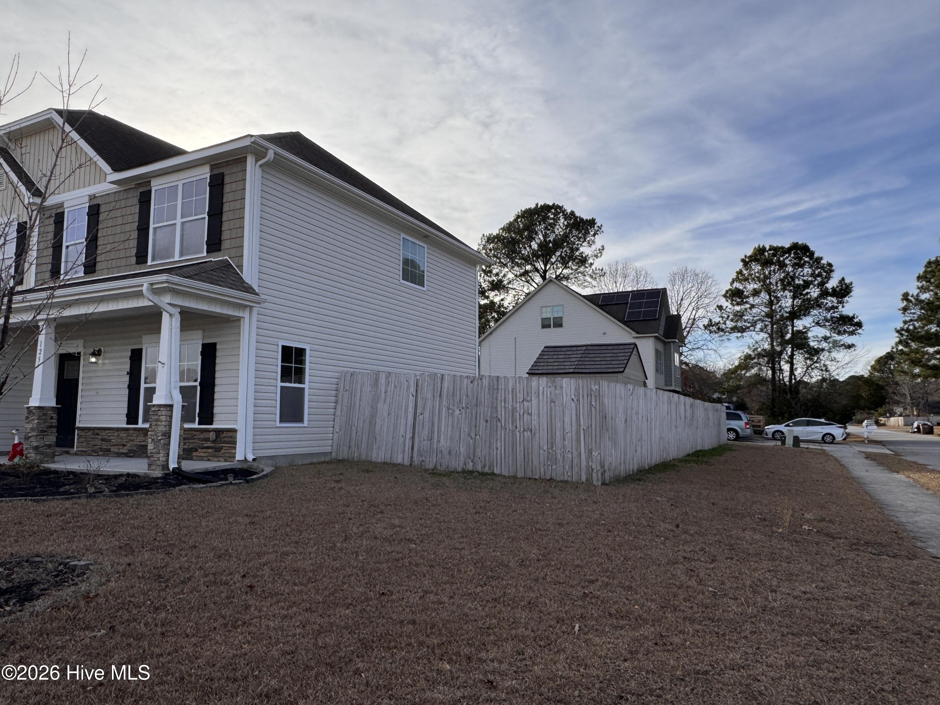 100550584 | Photo 25