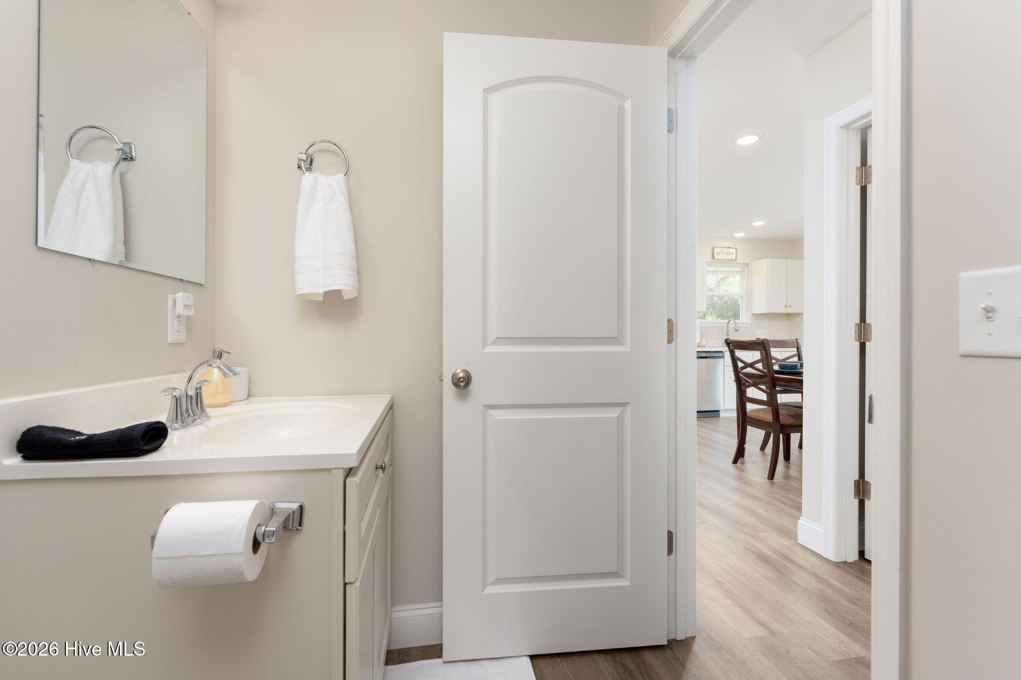 100559438 | Photo 23