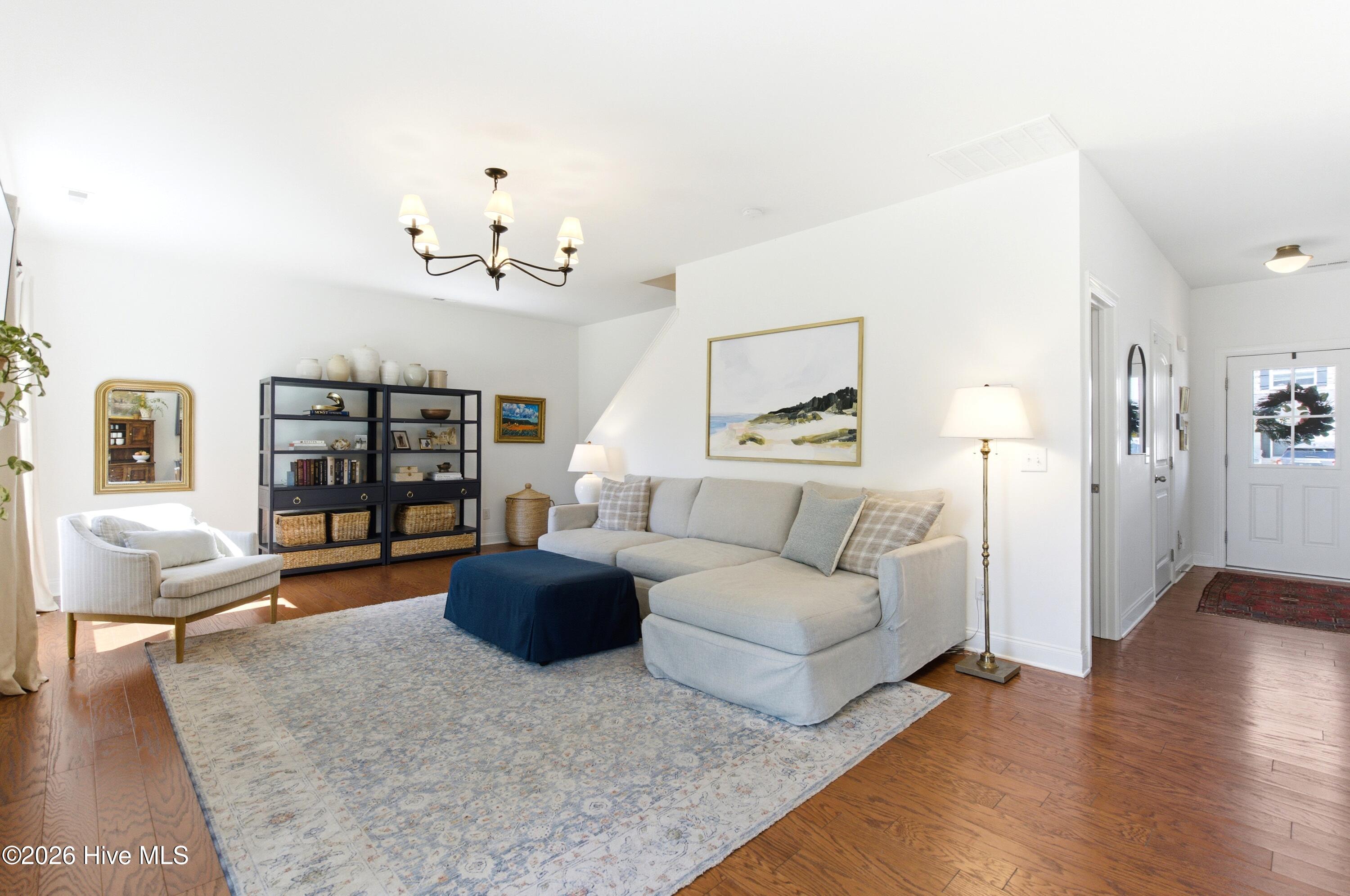 100561157 | Photo 13