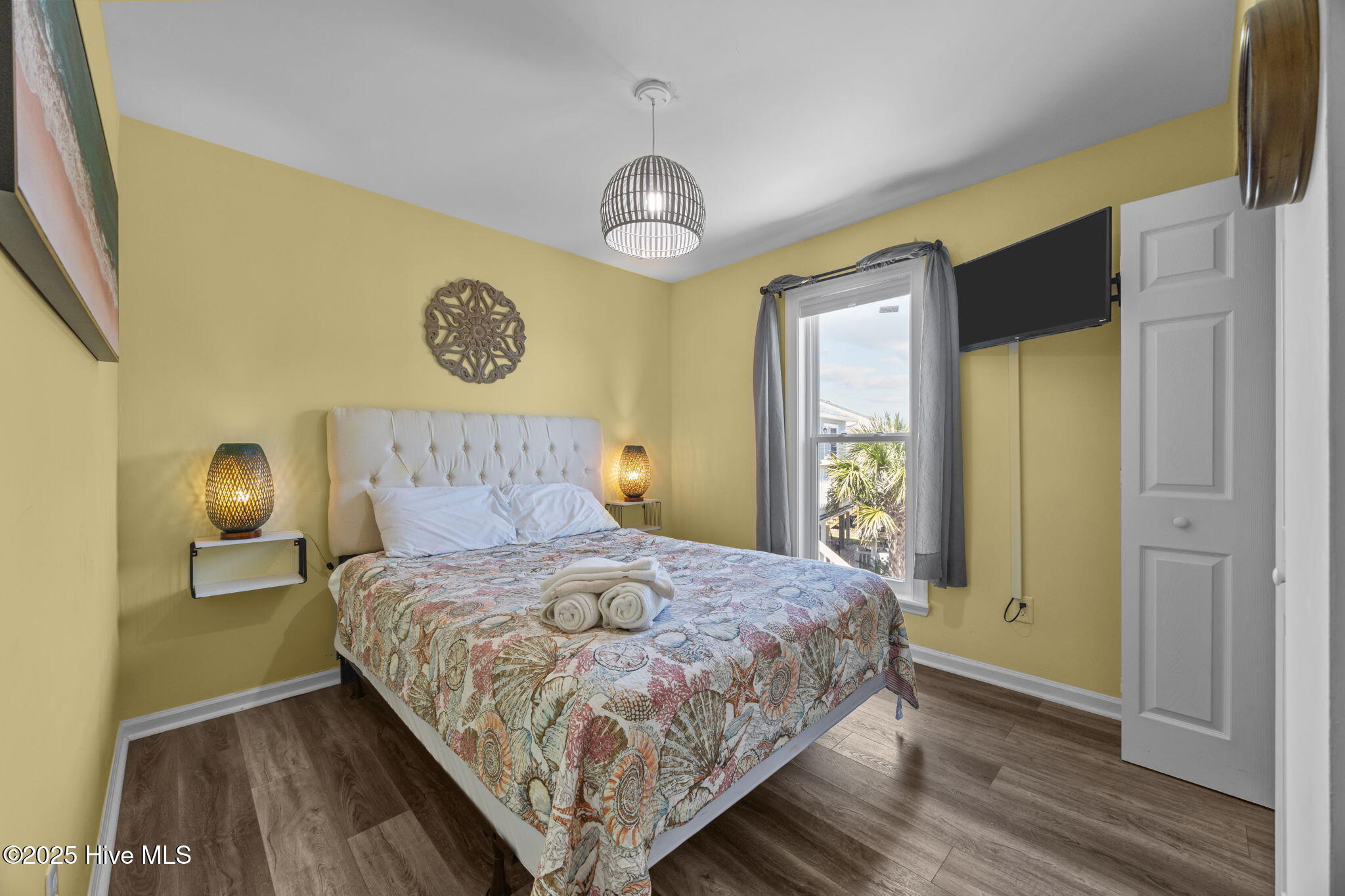 100528402 | Photo 26