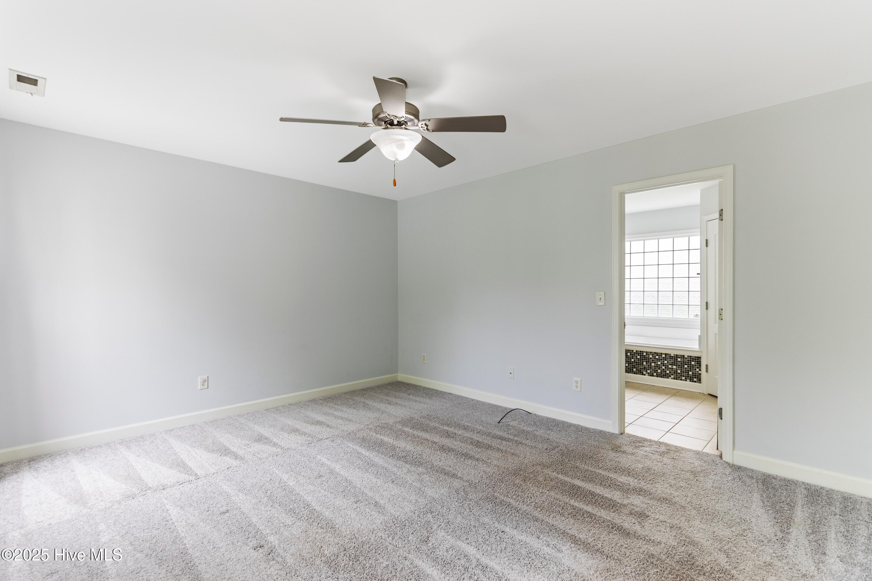 100527201 | Photo 24