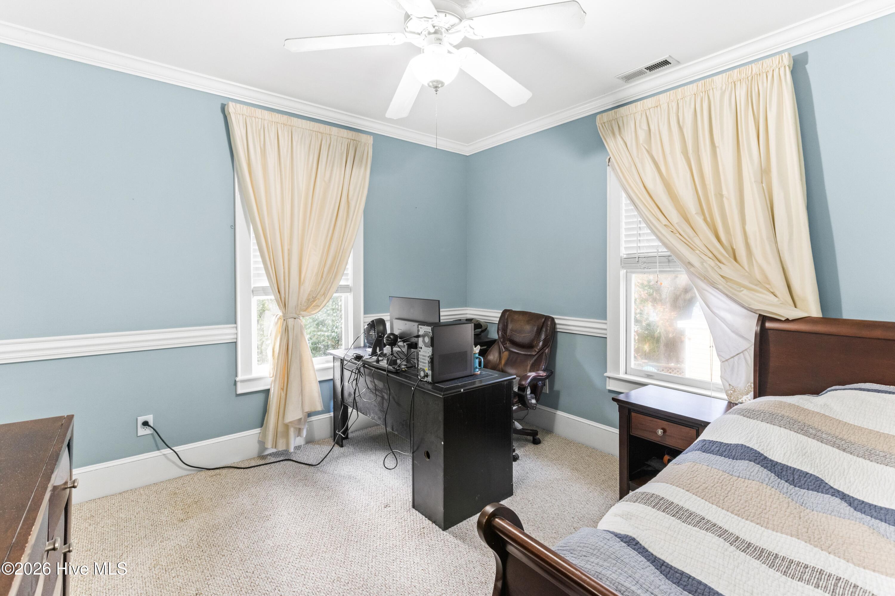 100560142 | Photo 35