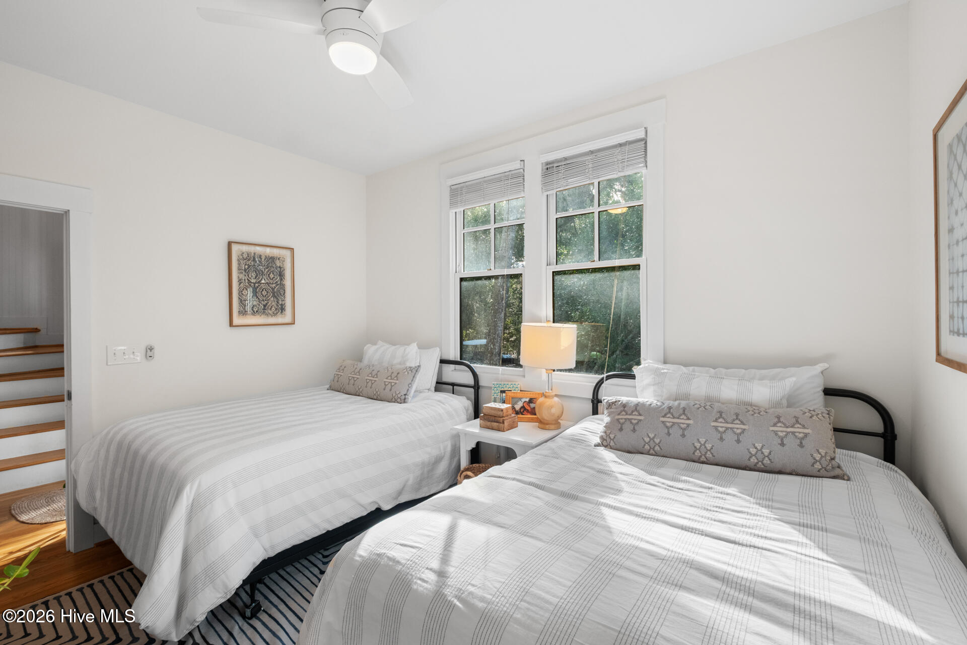 100560267 | Photo 28