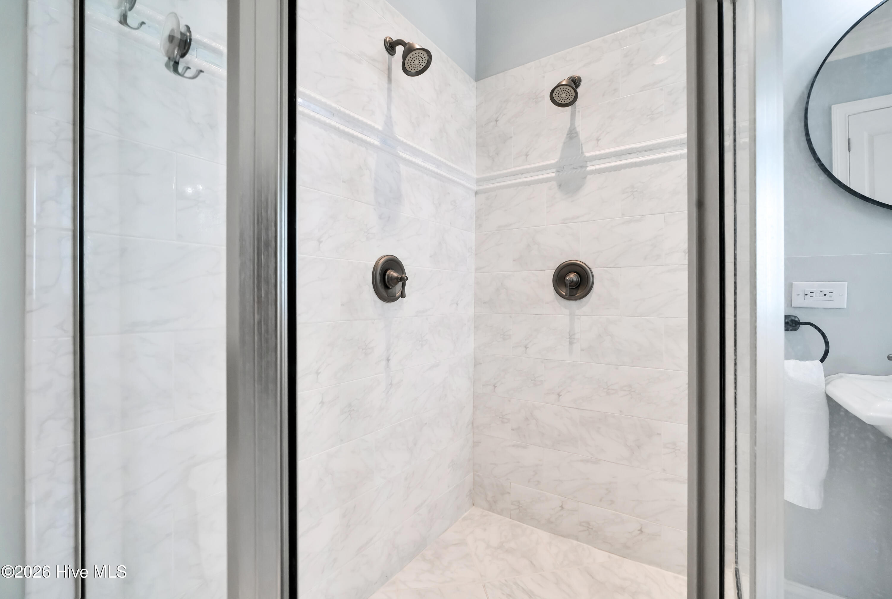 100561238 | Photo 19