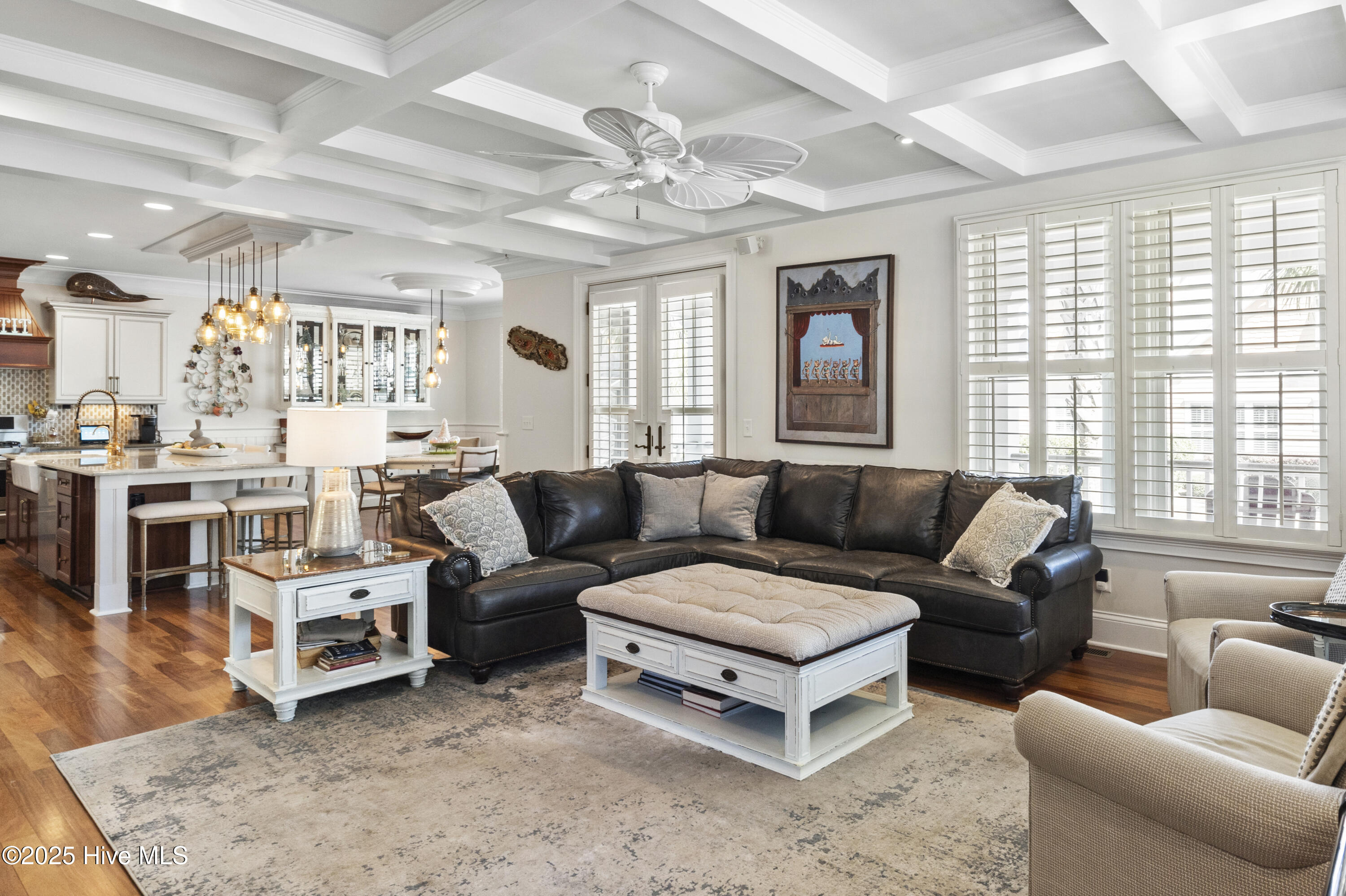 100498817 | Photo 25