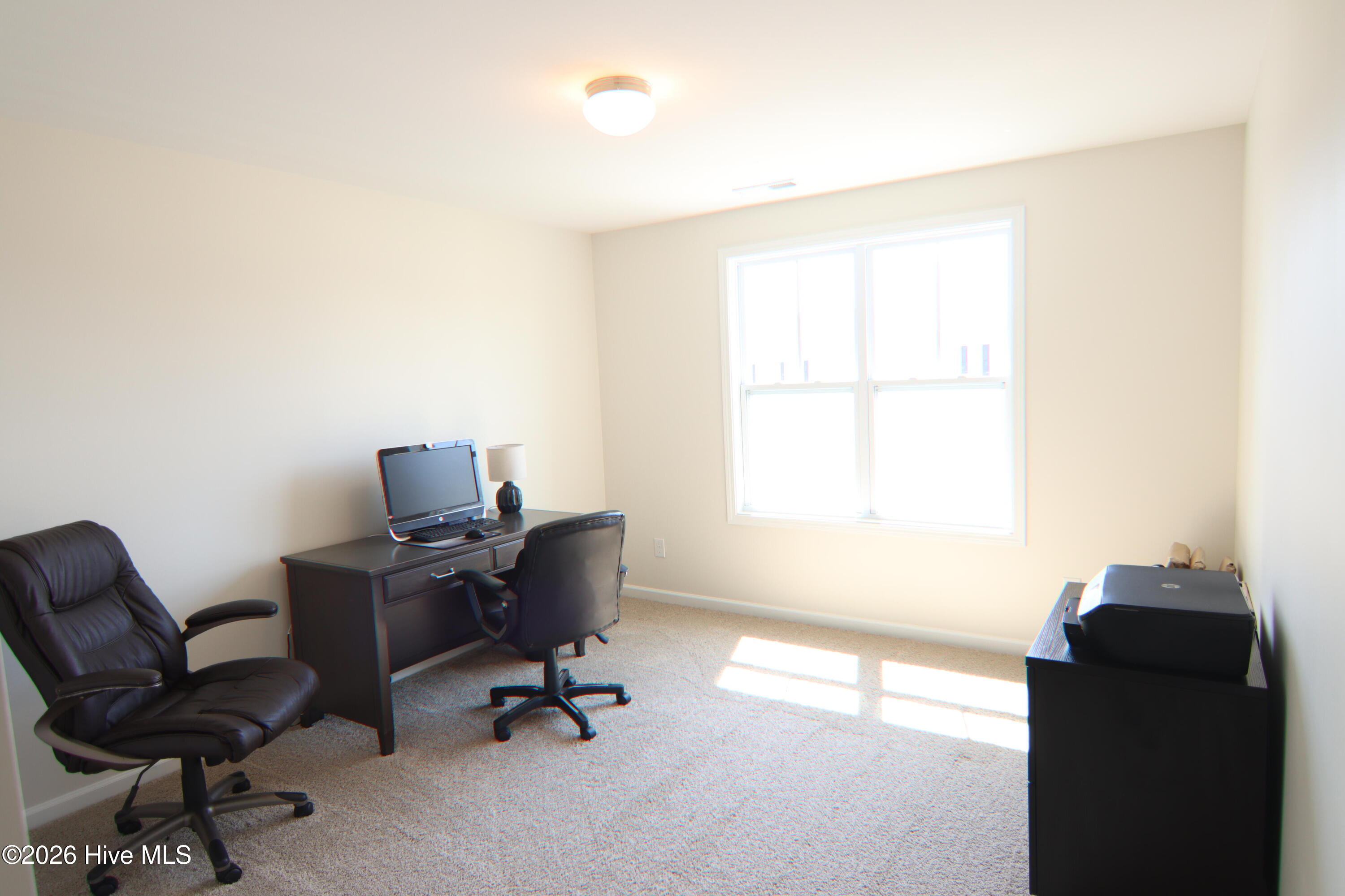 100565825 | Photo 32