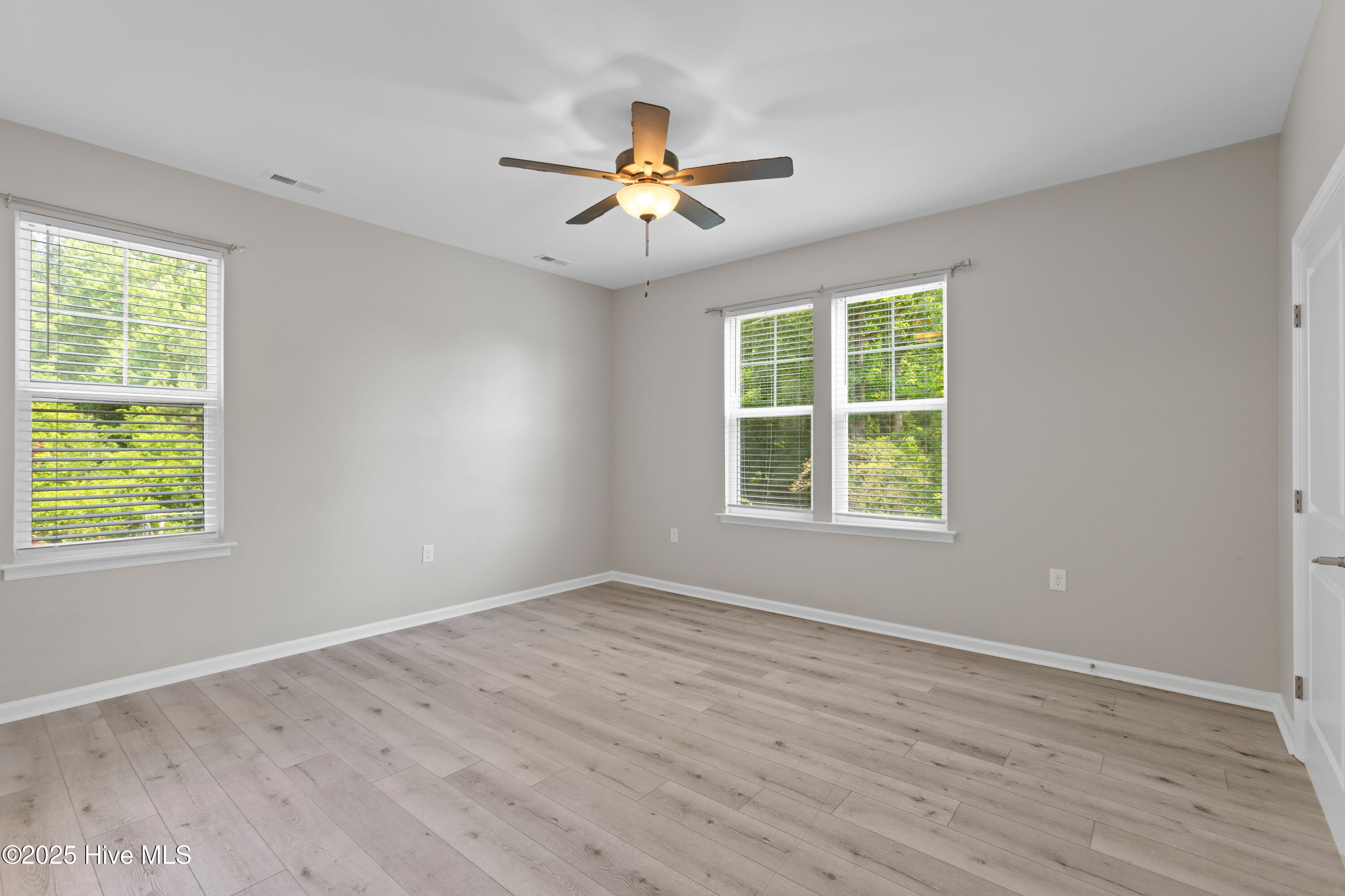 100516576 | Photo 19