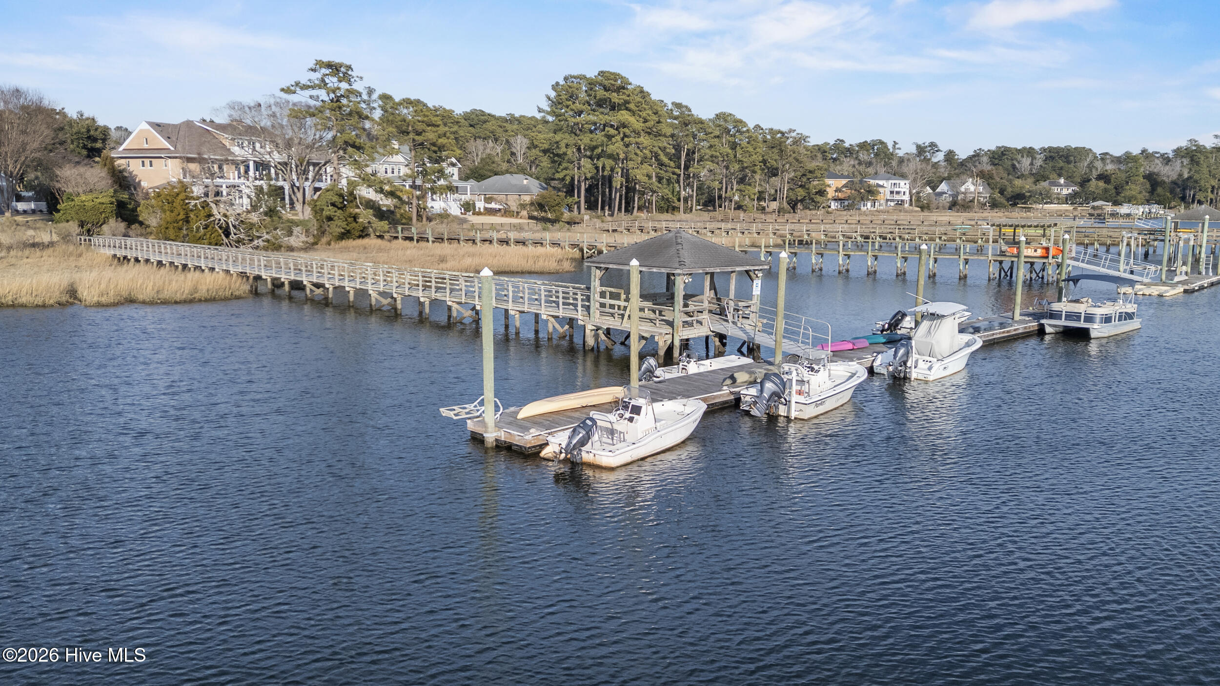 100553782 | Photo 76