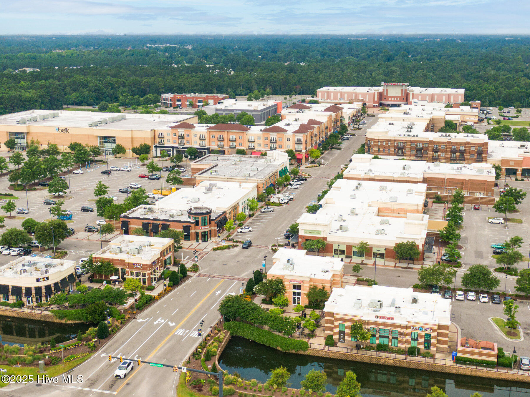 100518149 | Photo 45