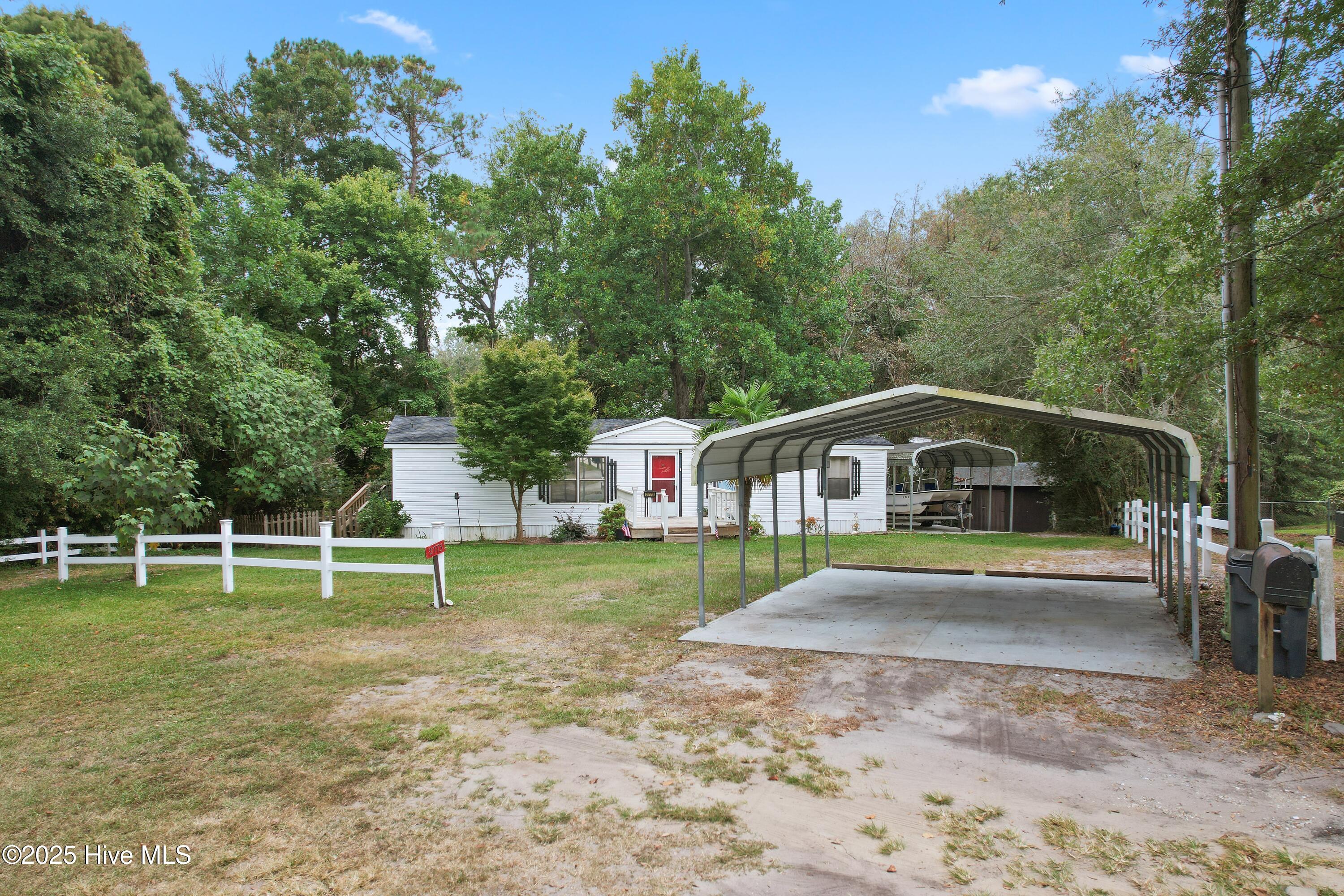 100565495 | Photo 25