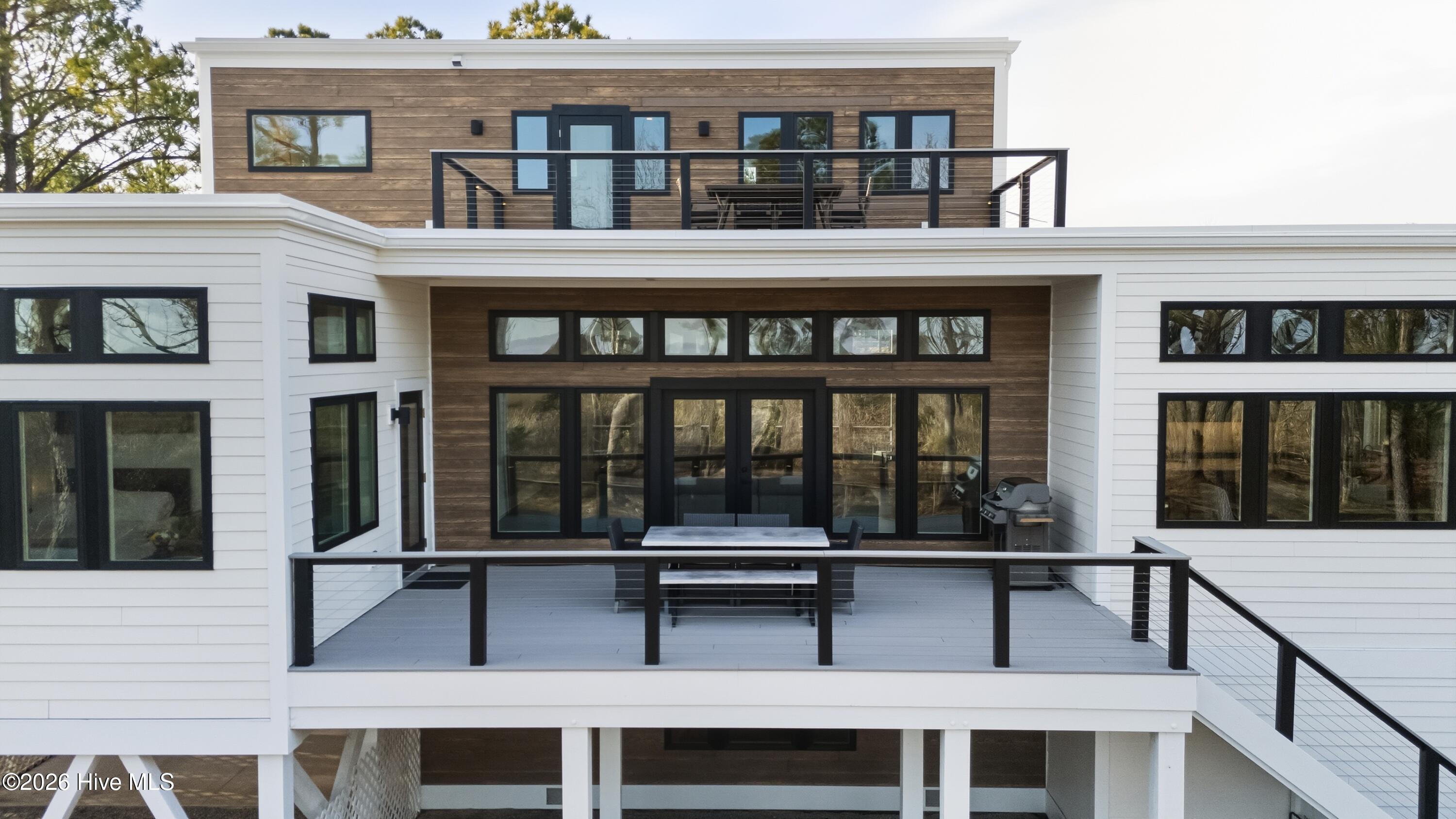 100554260 | Photo 14