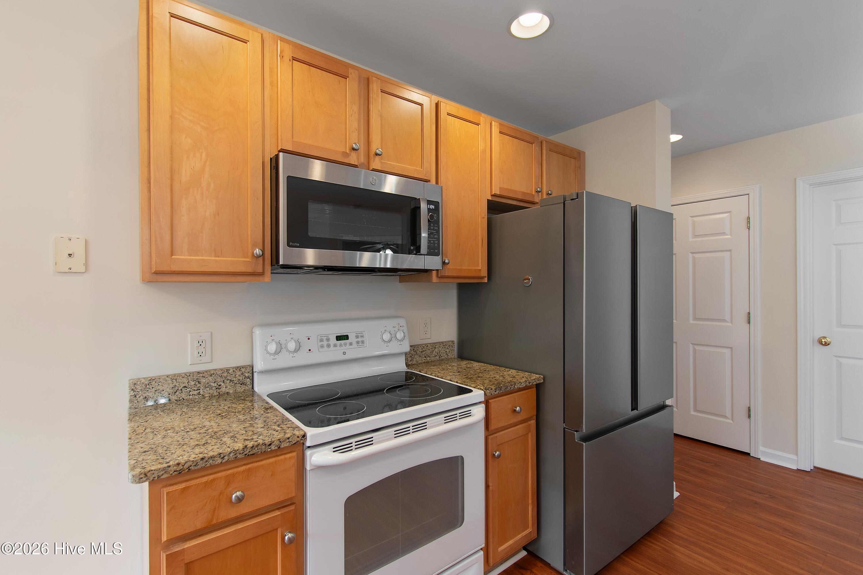 100550603 | Photo 16