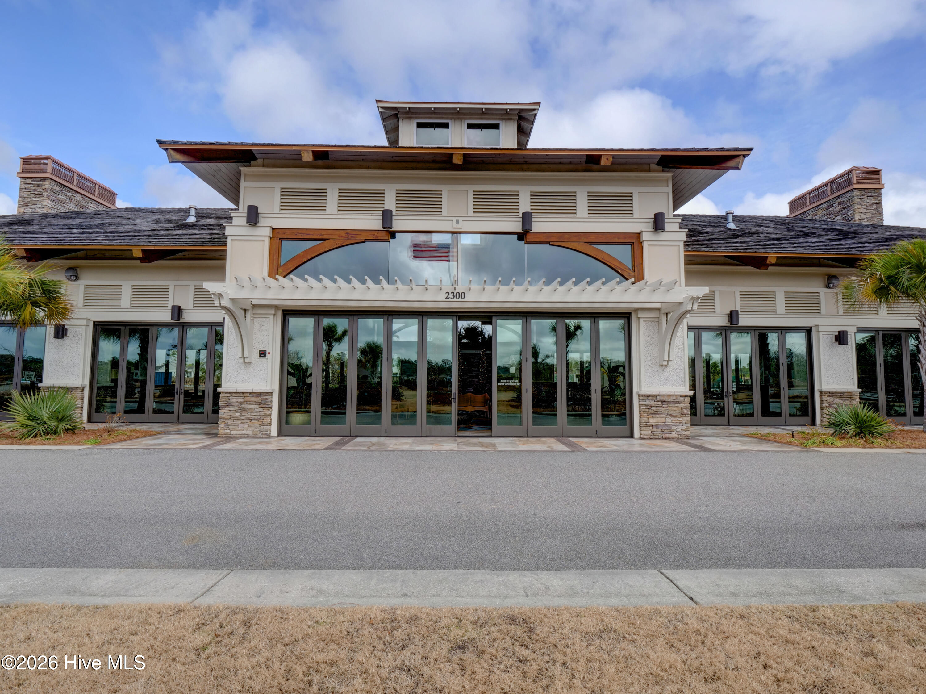 100554141 | Photo 40