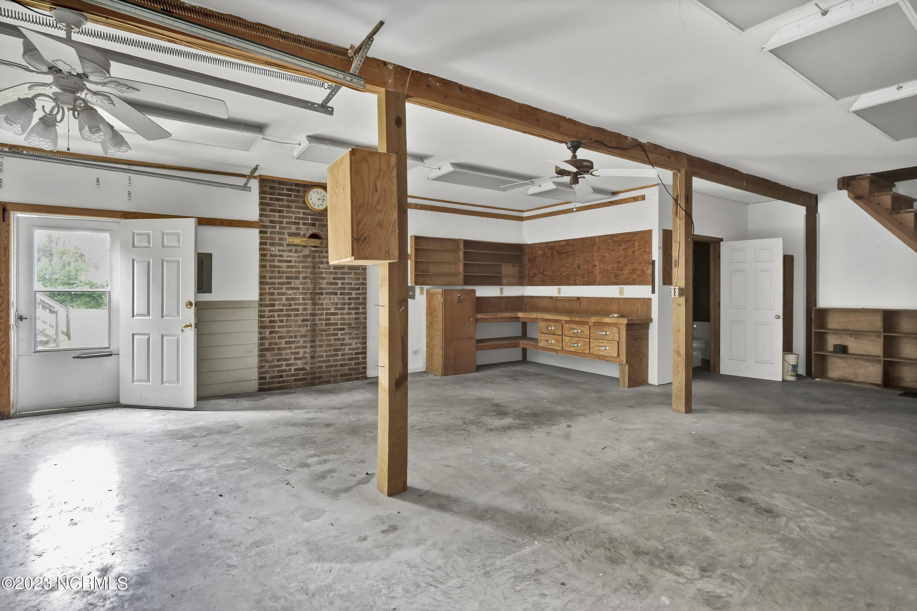 100553006 | Photo 27