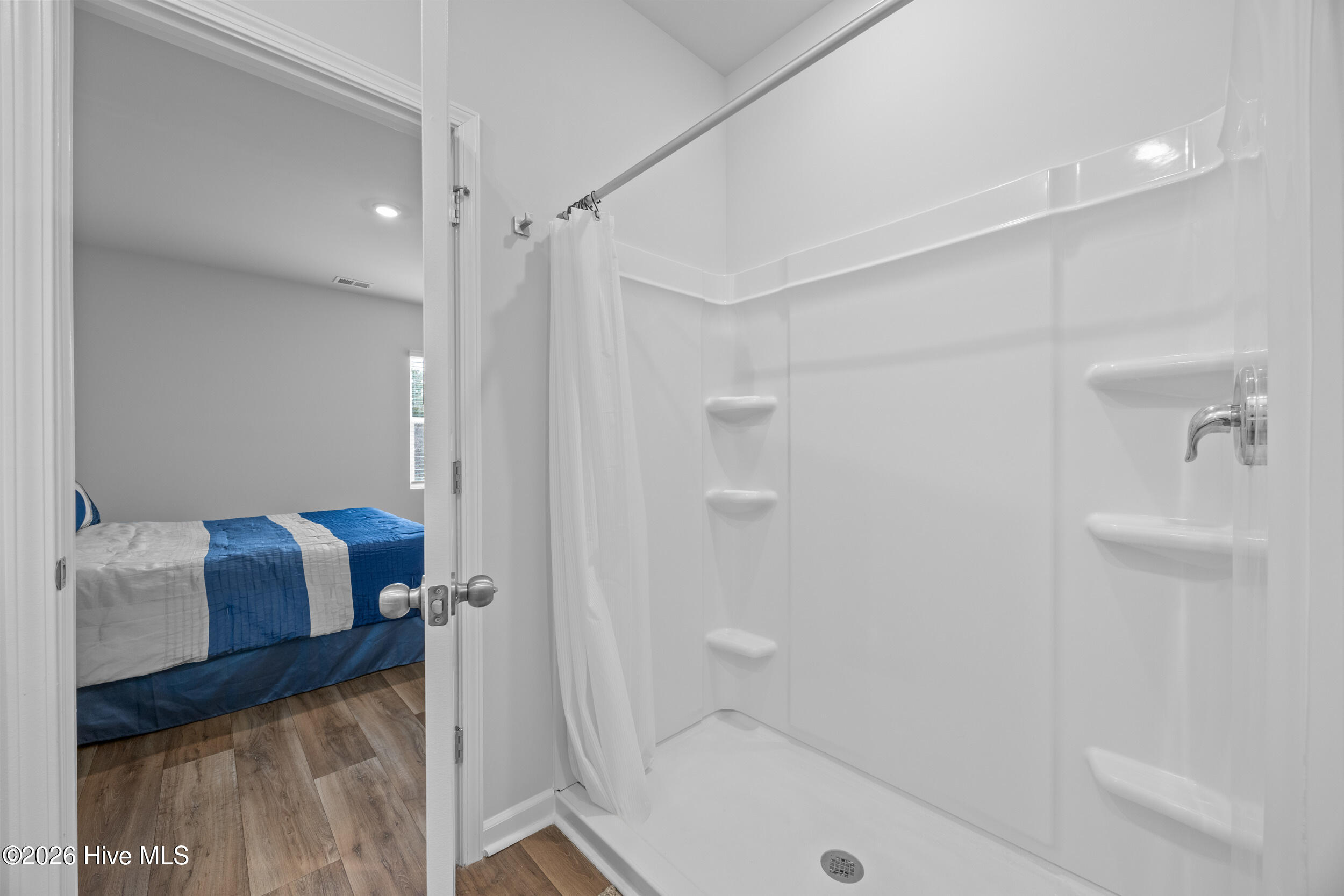 100554337 | Photo 29