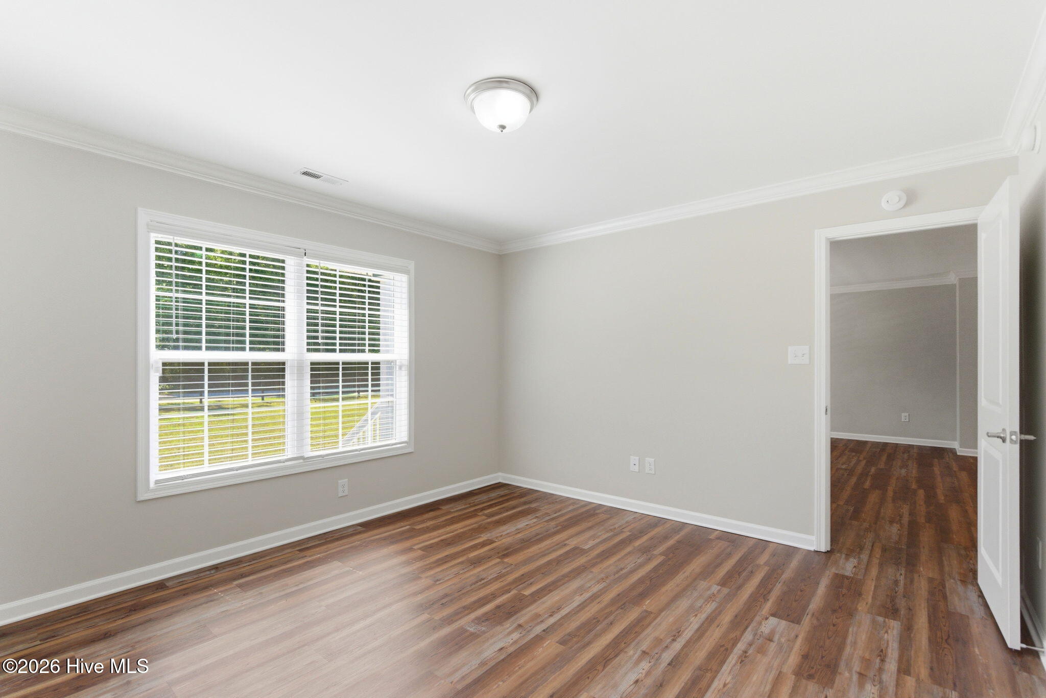 100580898 | Photo 23