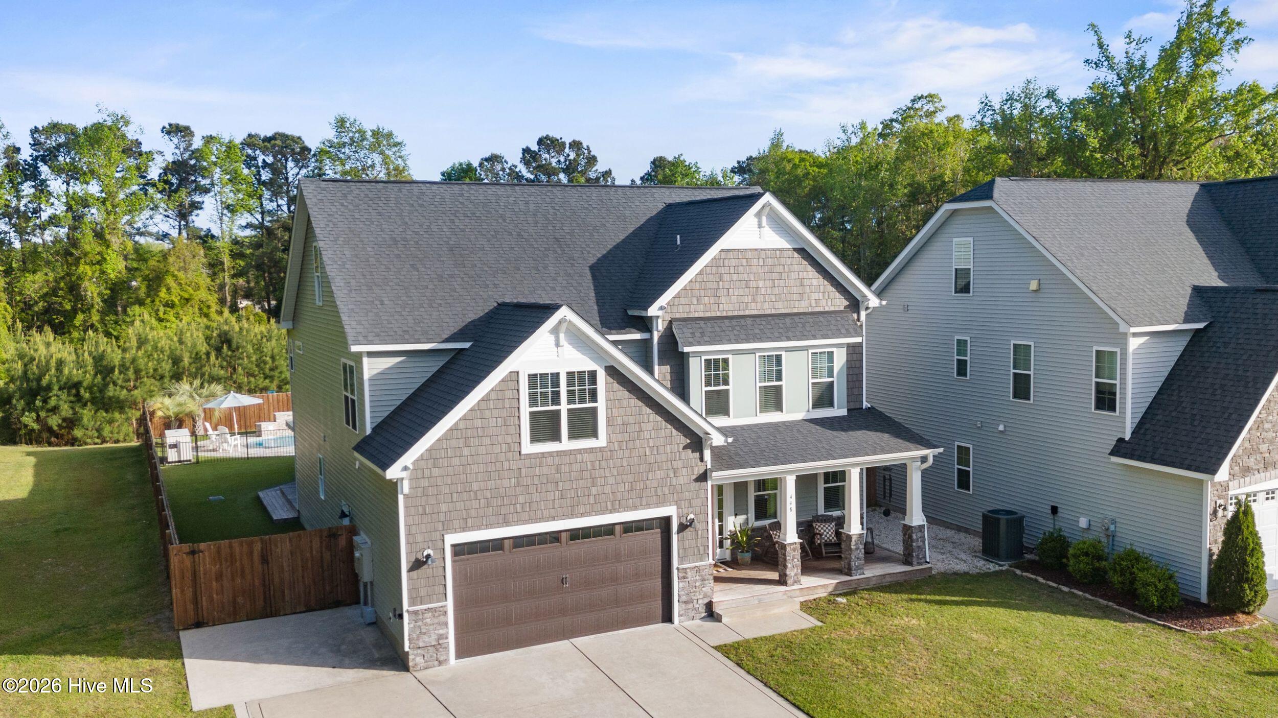 100566940 | Photo 88