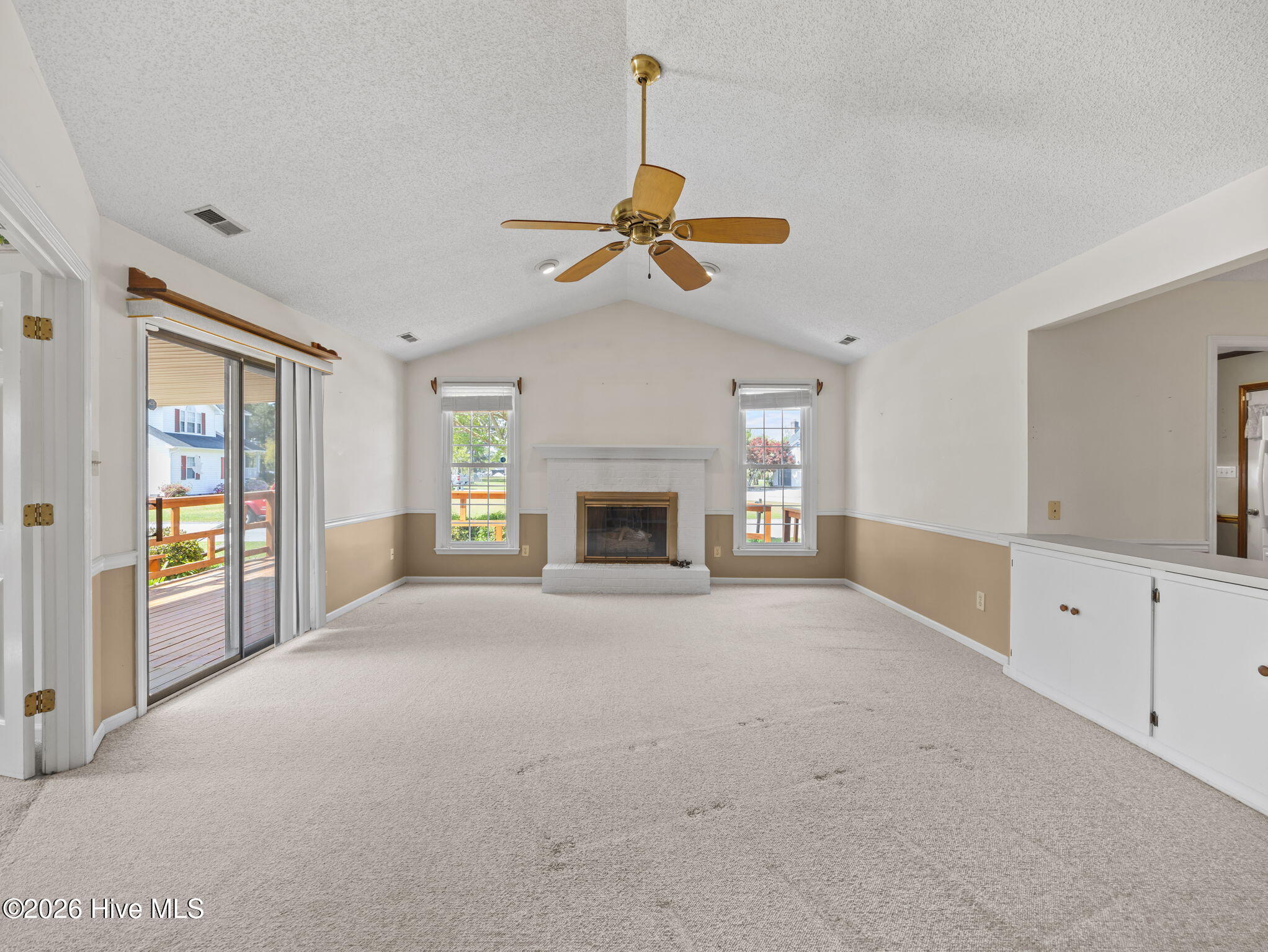 100565742 | Photo 14