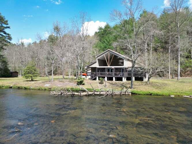 2121 Die Bend, Murphy, North Carolina, 2 Bedrooms Bedrooms, 8 Rooms Rooms,3 BathroomsBathrooms,For sale,Die Bend,98544529