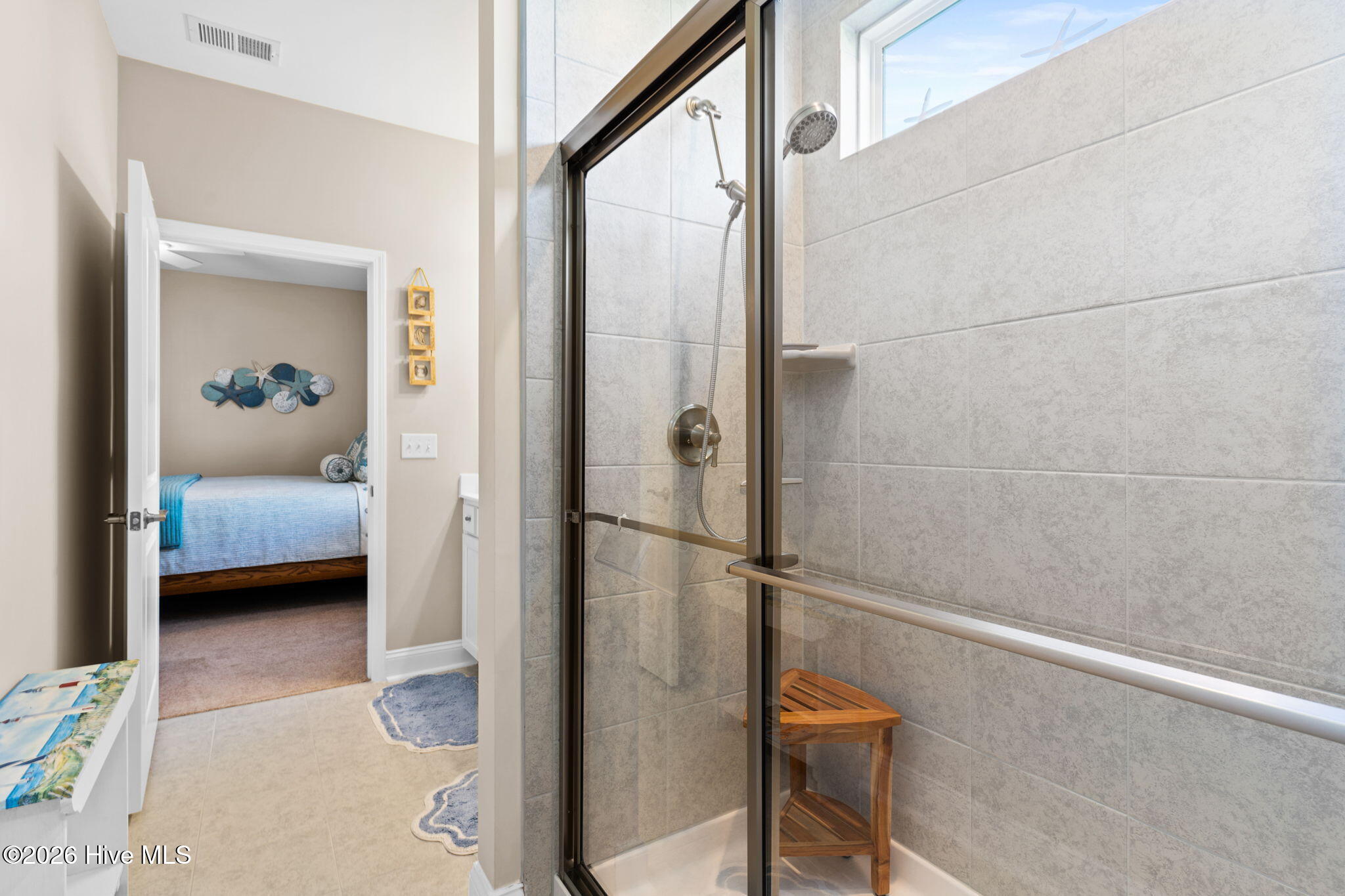 100560467 | Photo 35