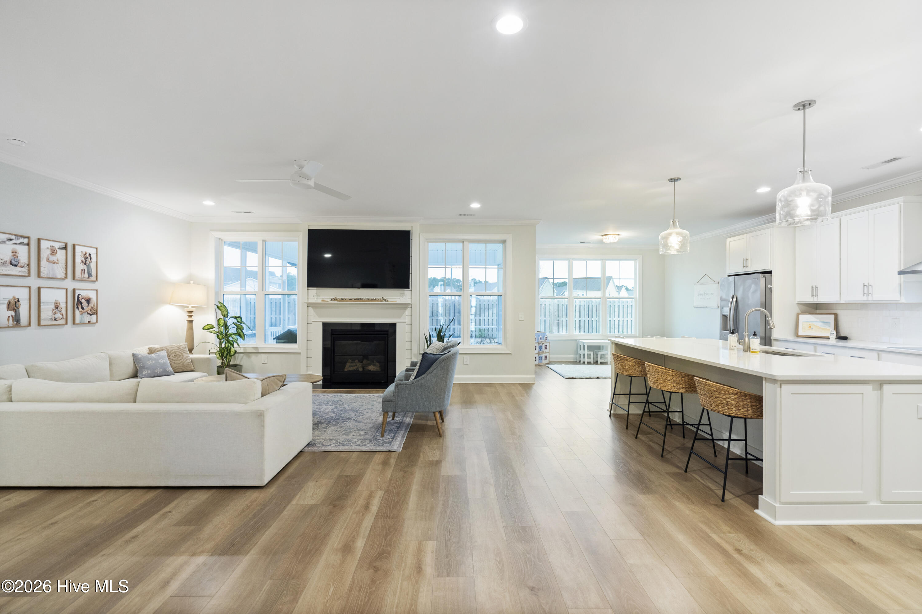 100549659 | Photo 33