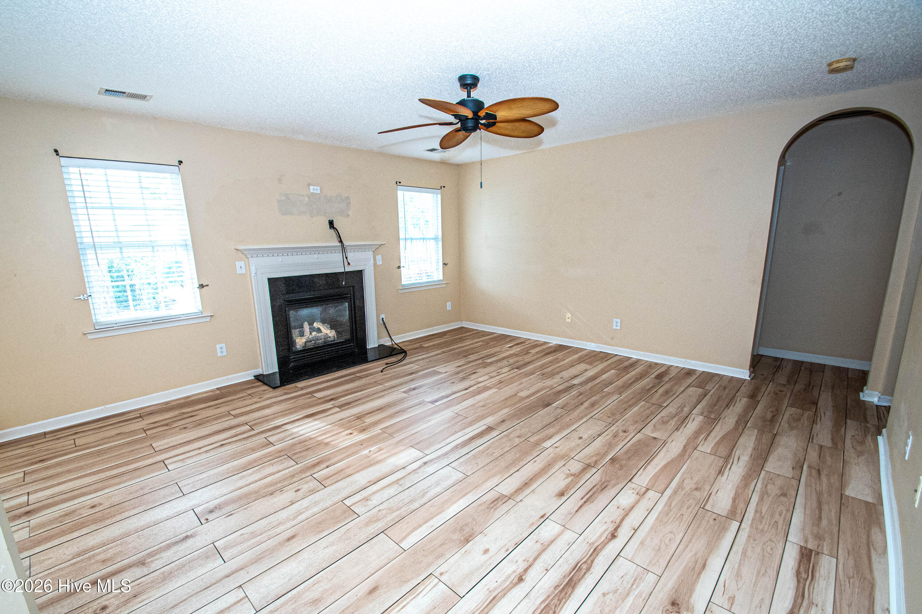 100567931 | Photo 19