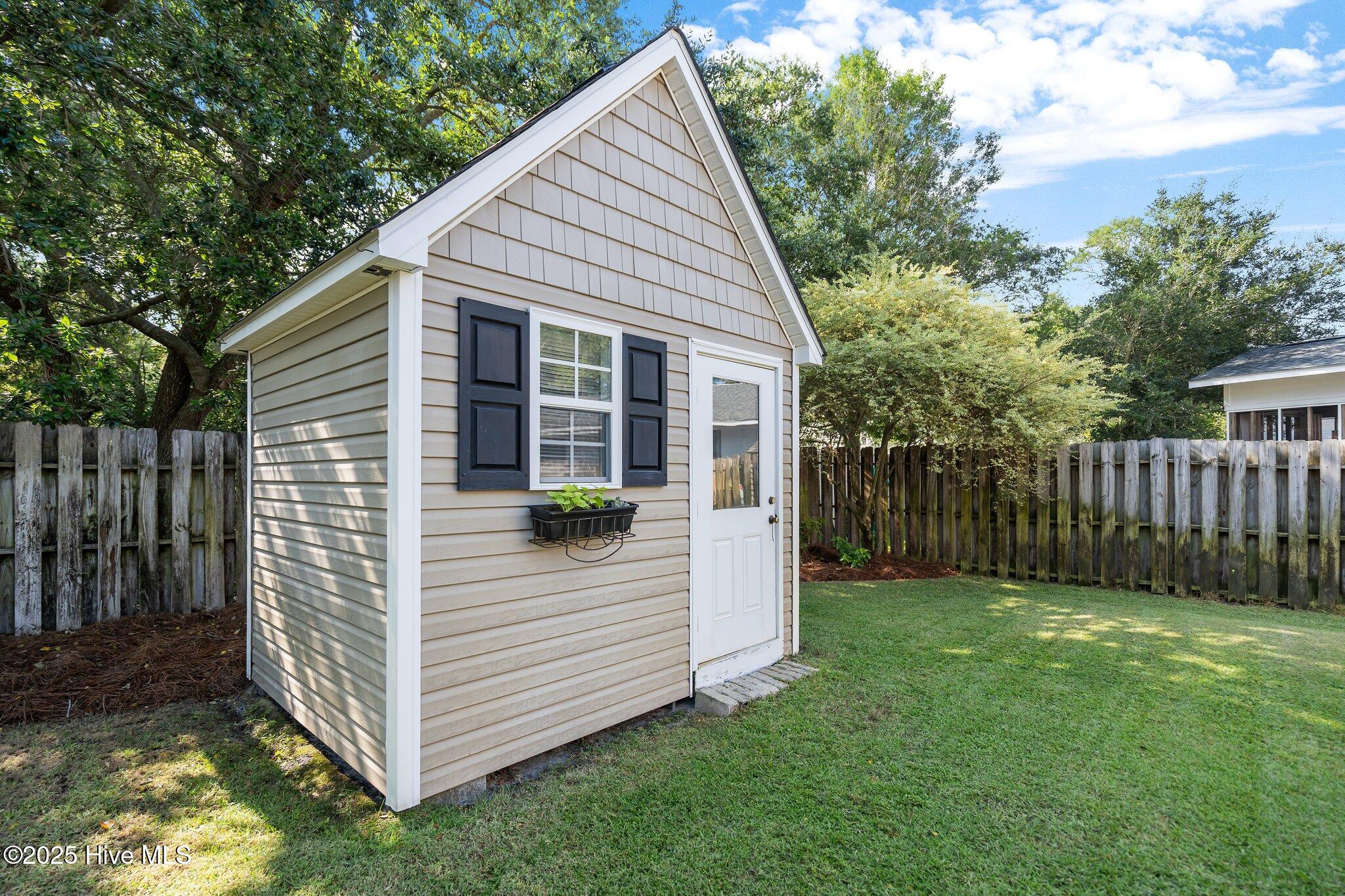 100516795 | Photo 49