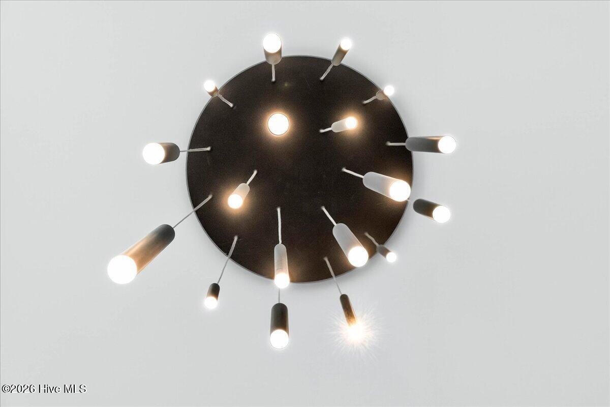 100562322 | Photo 55