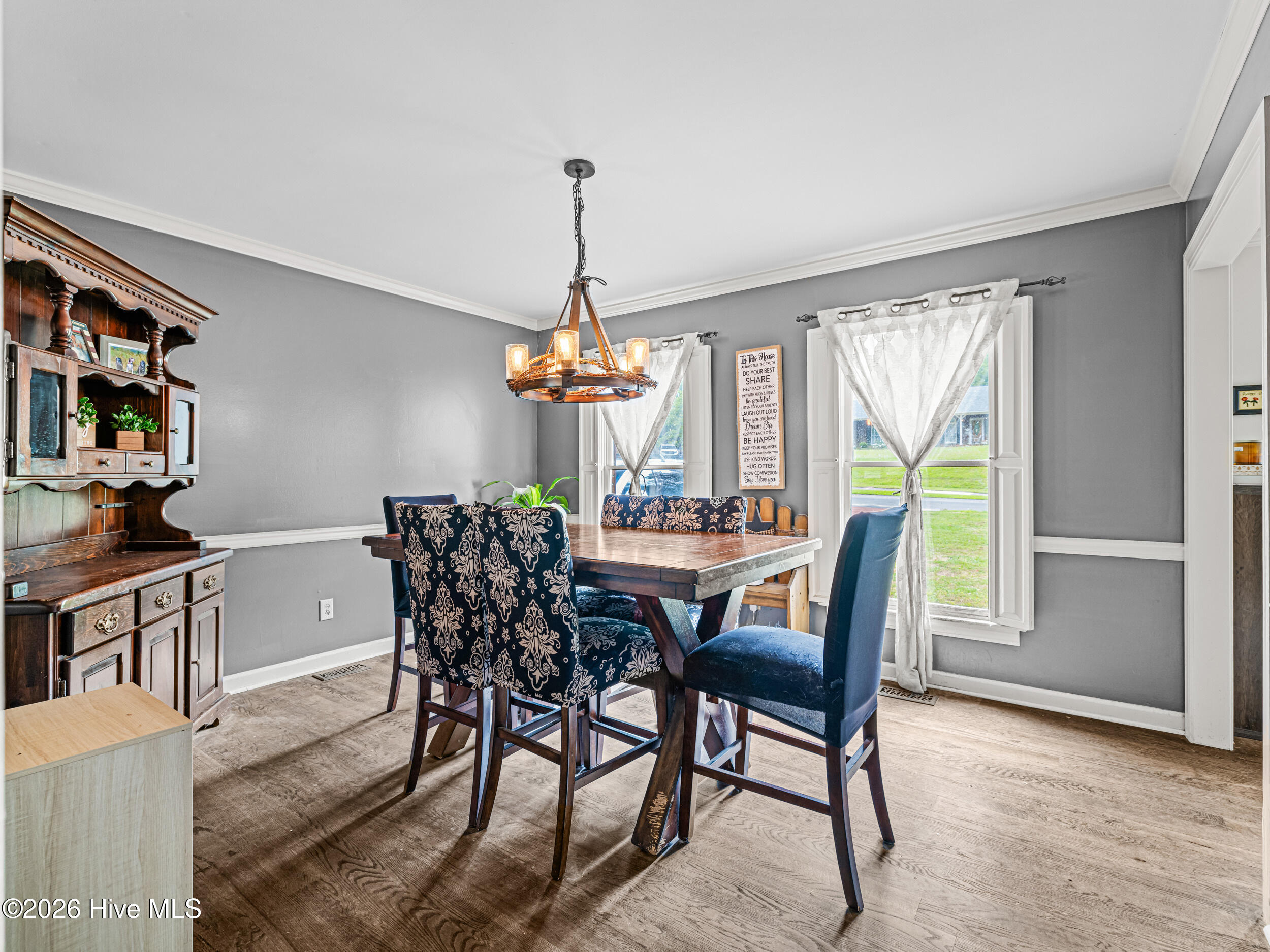 100570486 | Photo 15