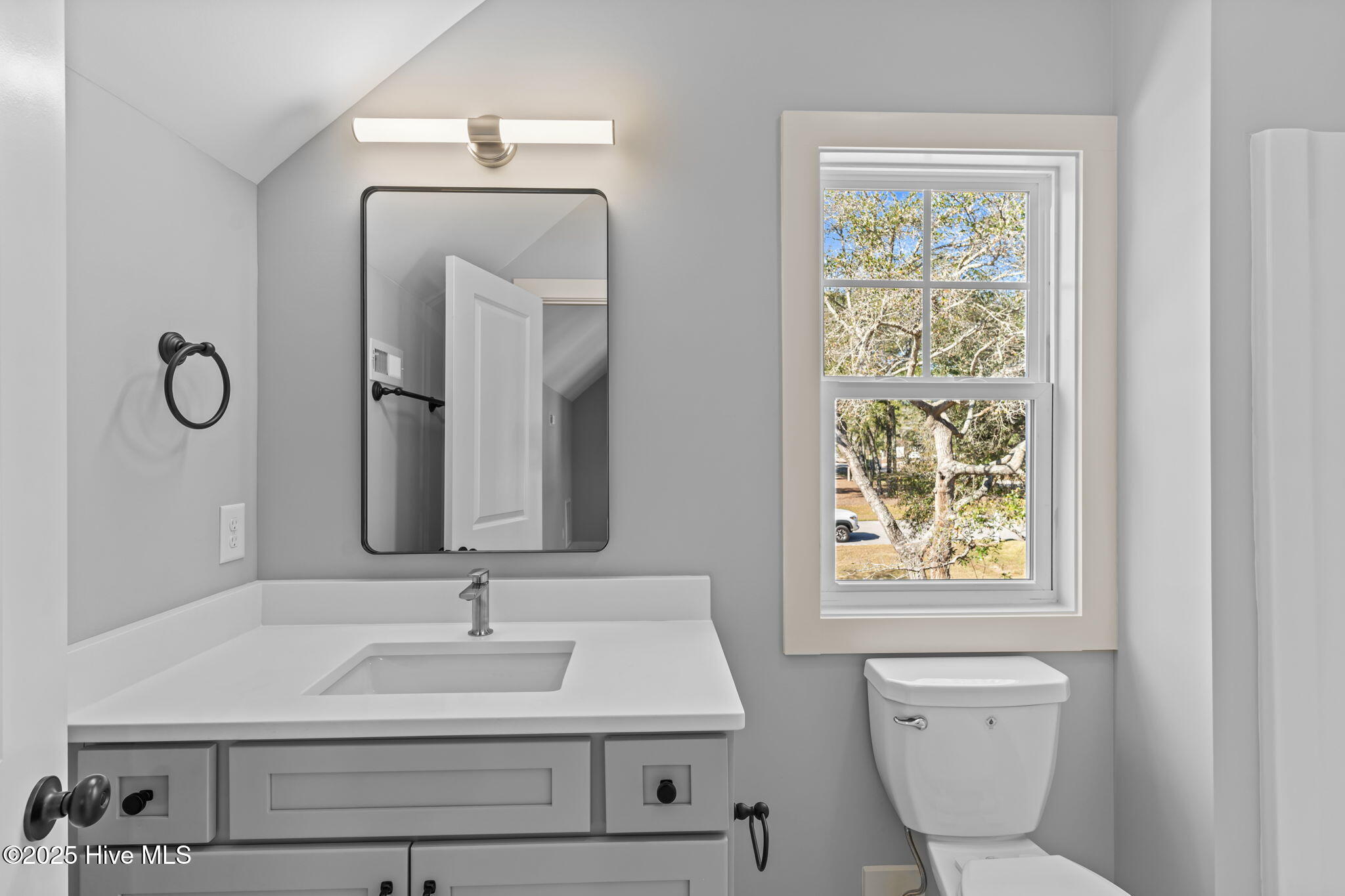 100532688 | Photo 31