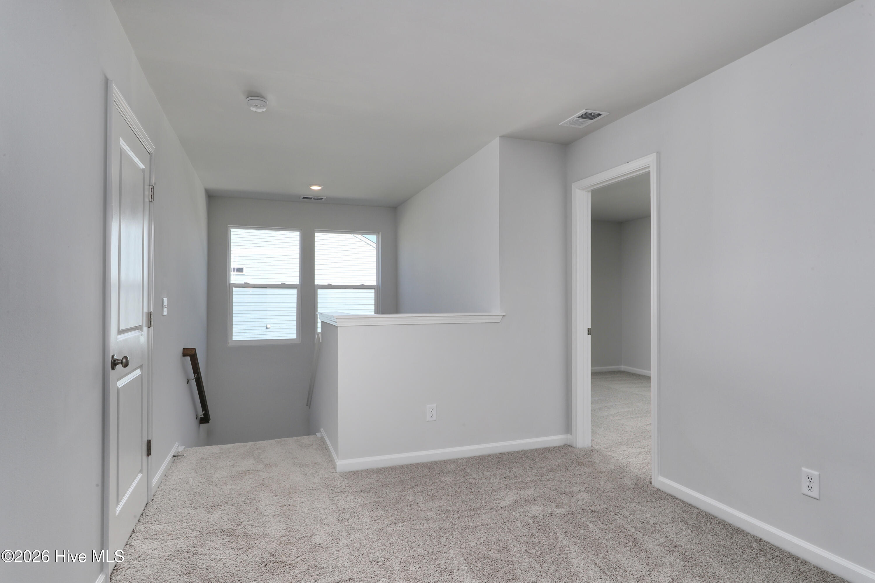 100520323 | Photo 28