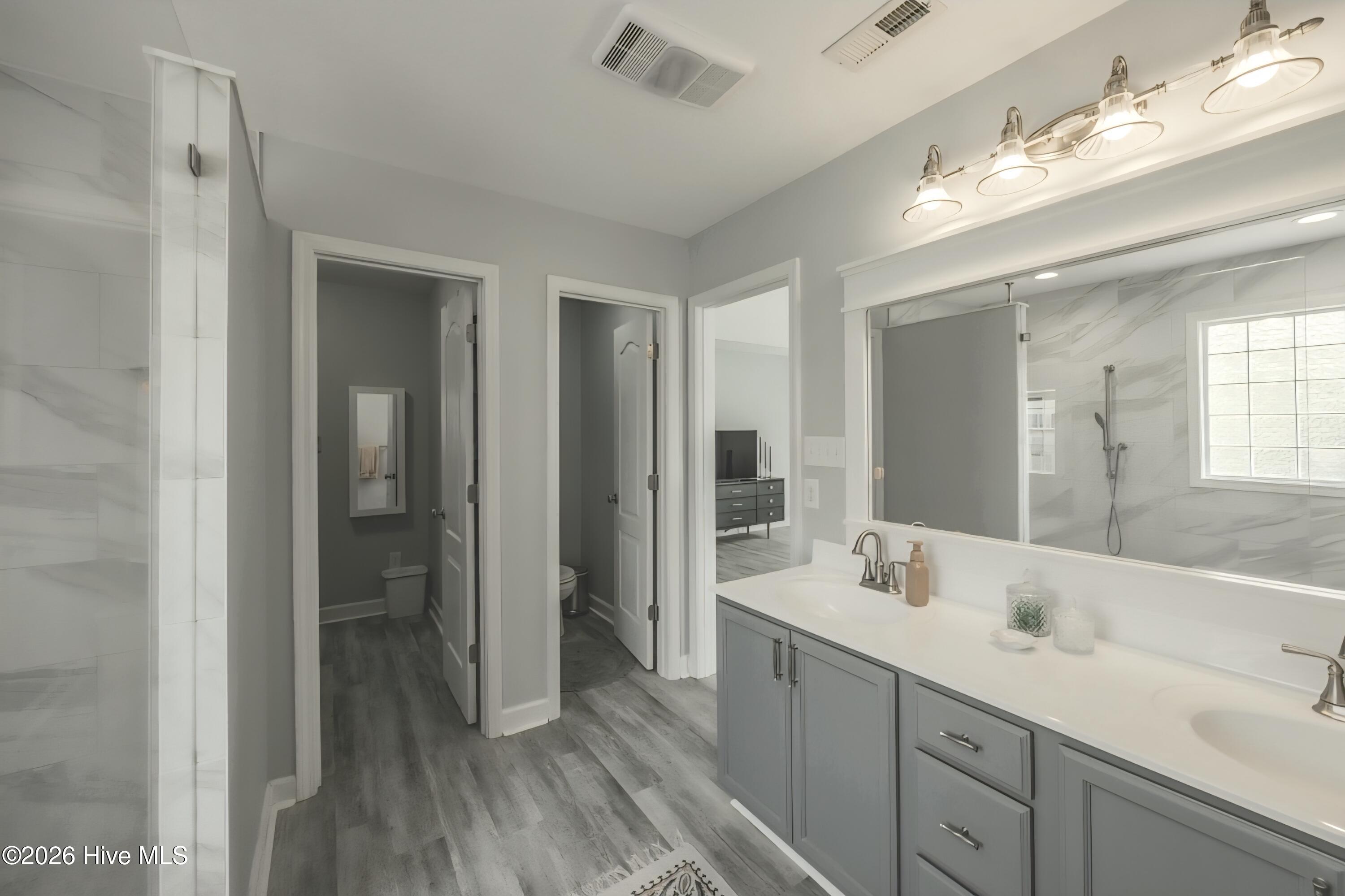 100562922 | Photo 24