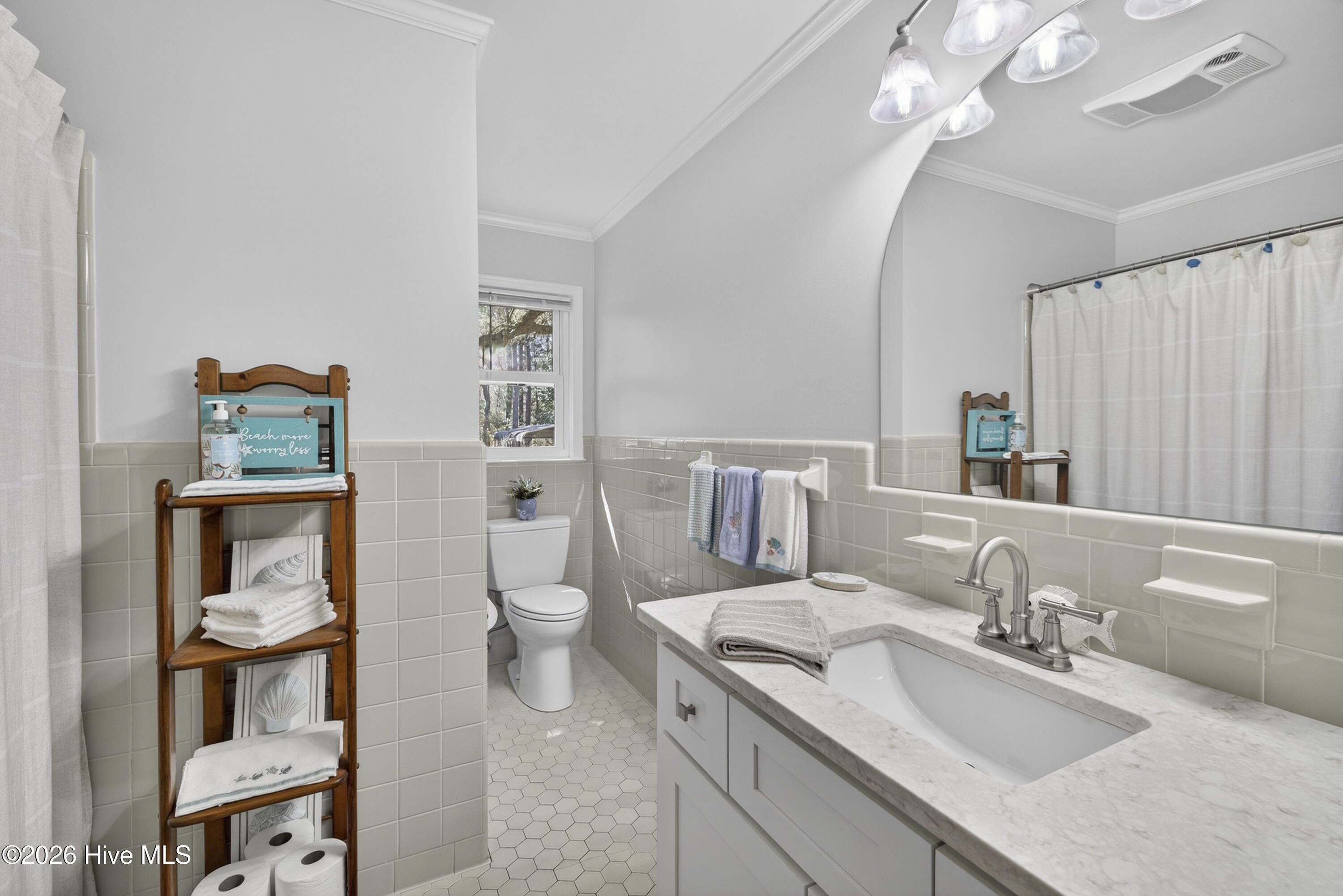 100556651 | Photo 19