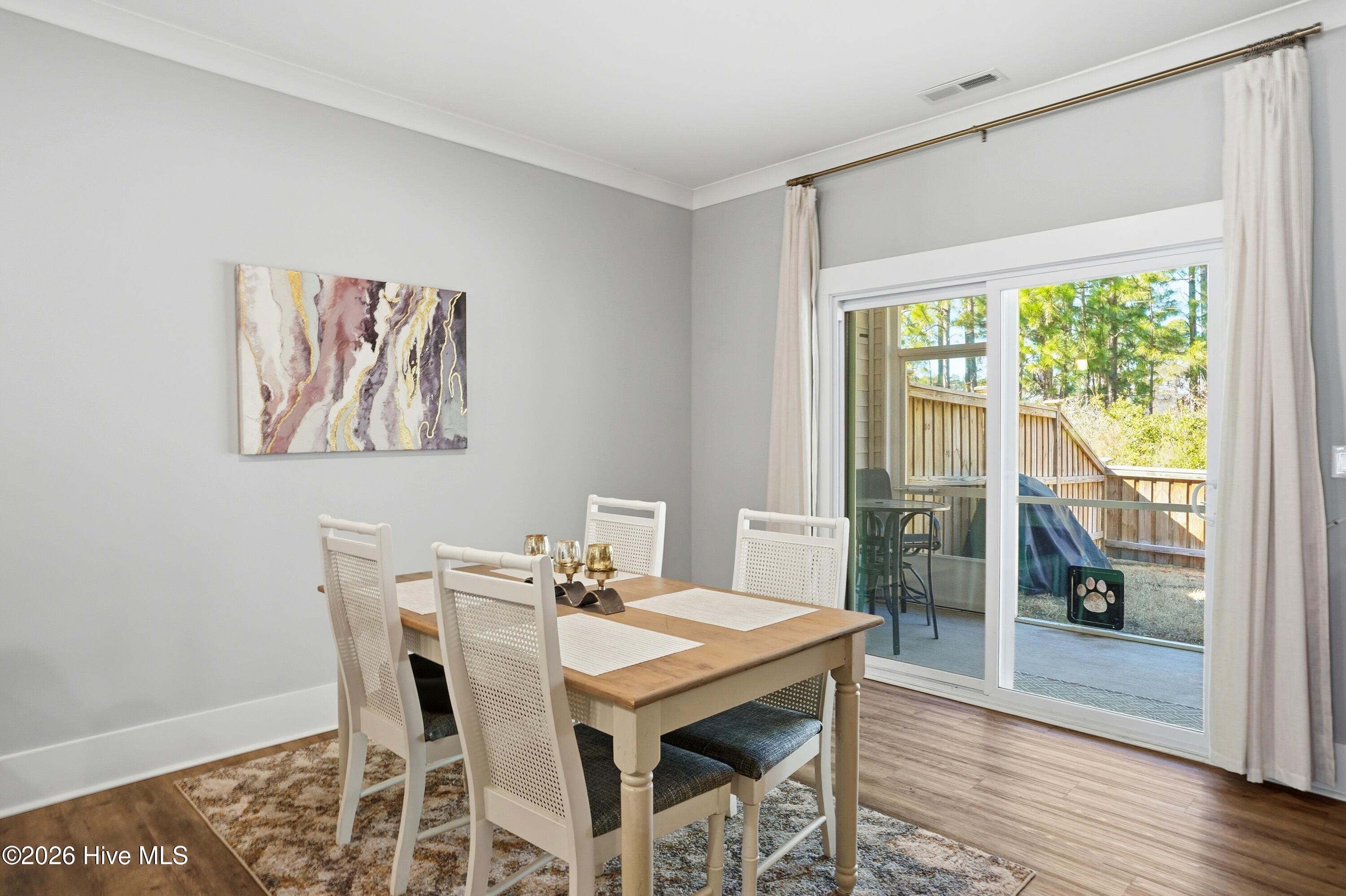 100555182 | Photo 13