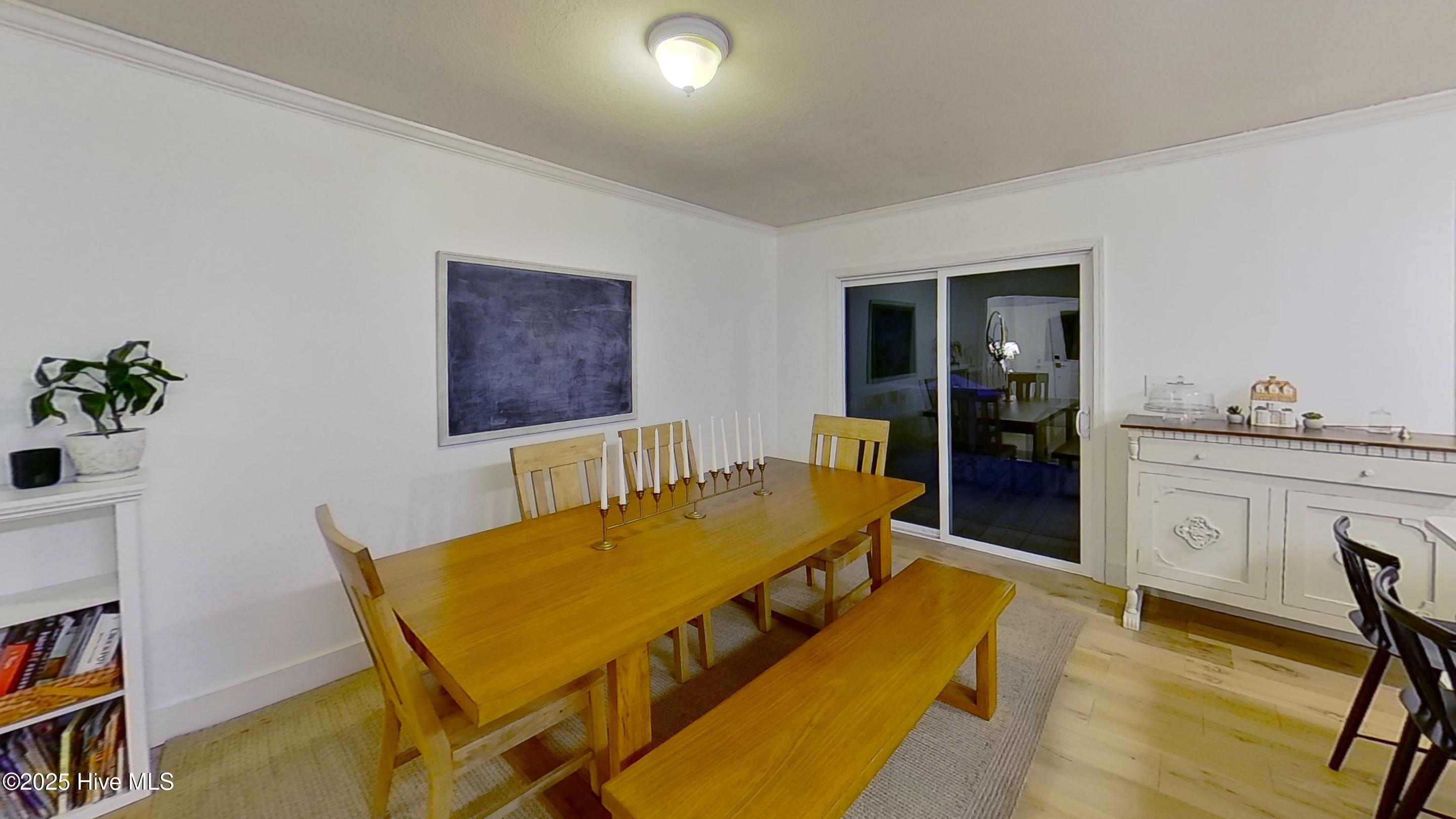 100544095 | Photo 12