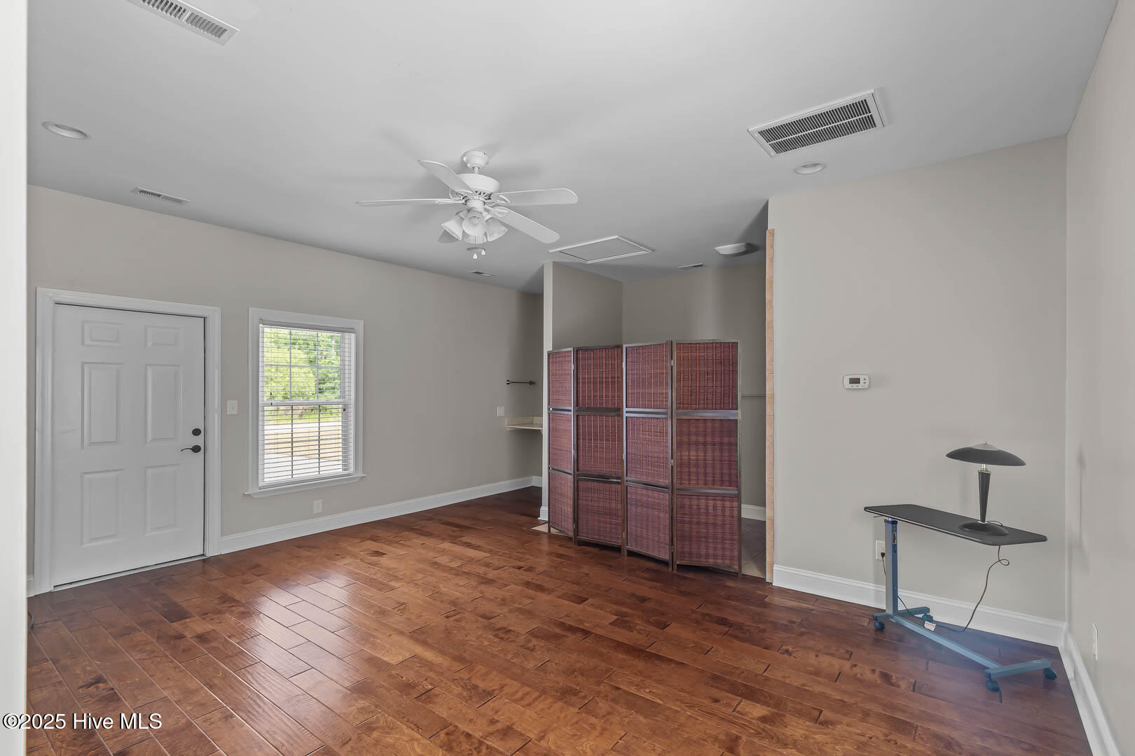 100543742 | Photo 34