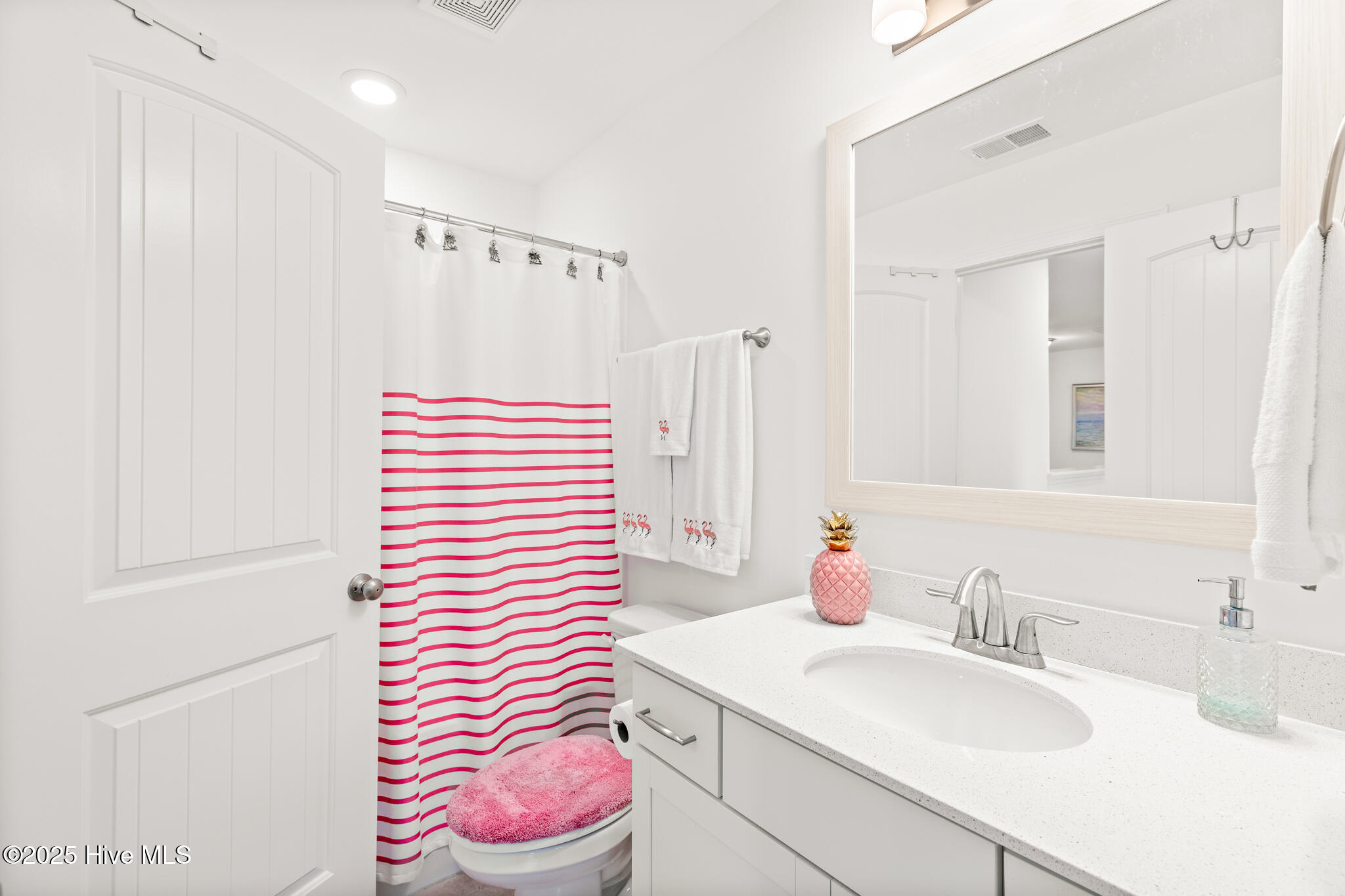 100518032 | Photo 34