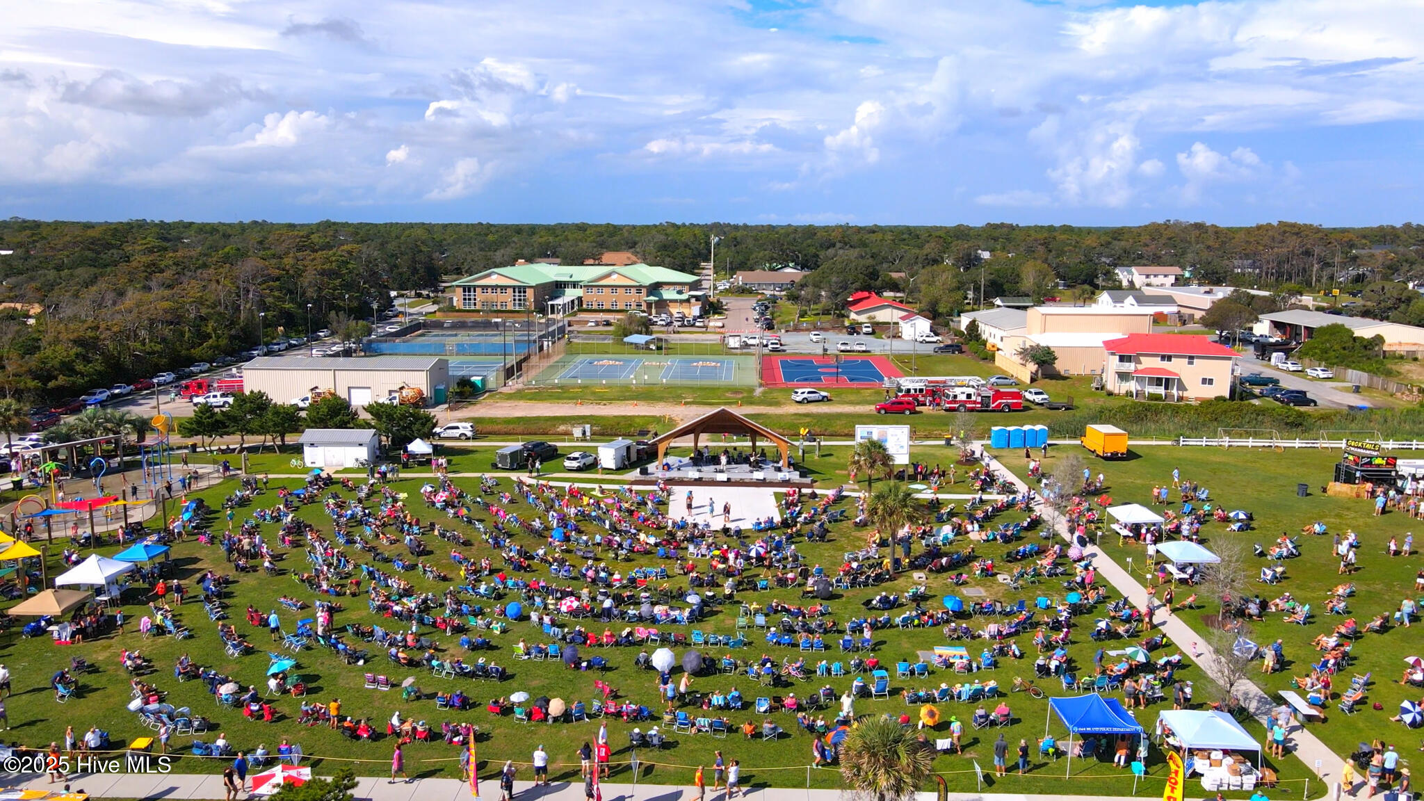 100514744 | Photo 64