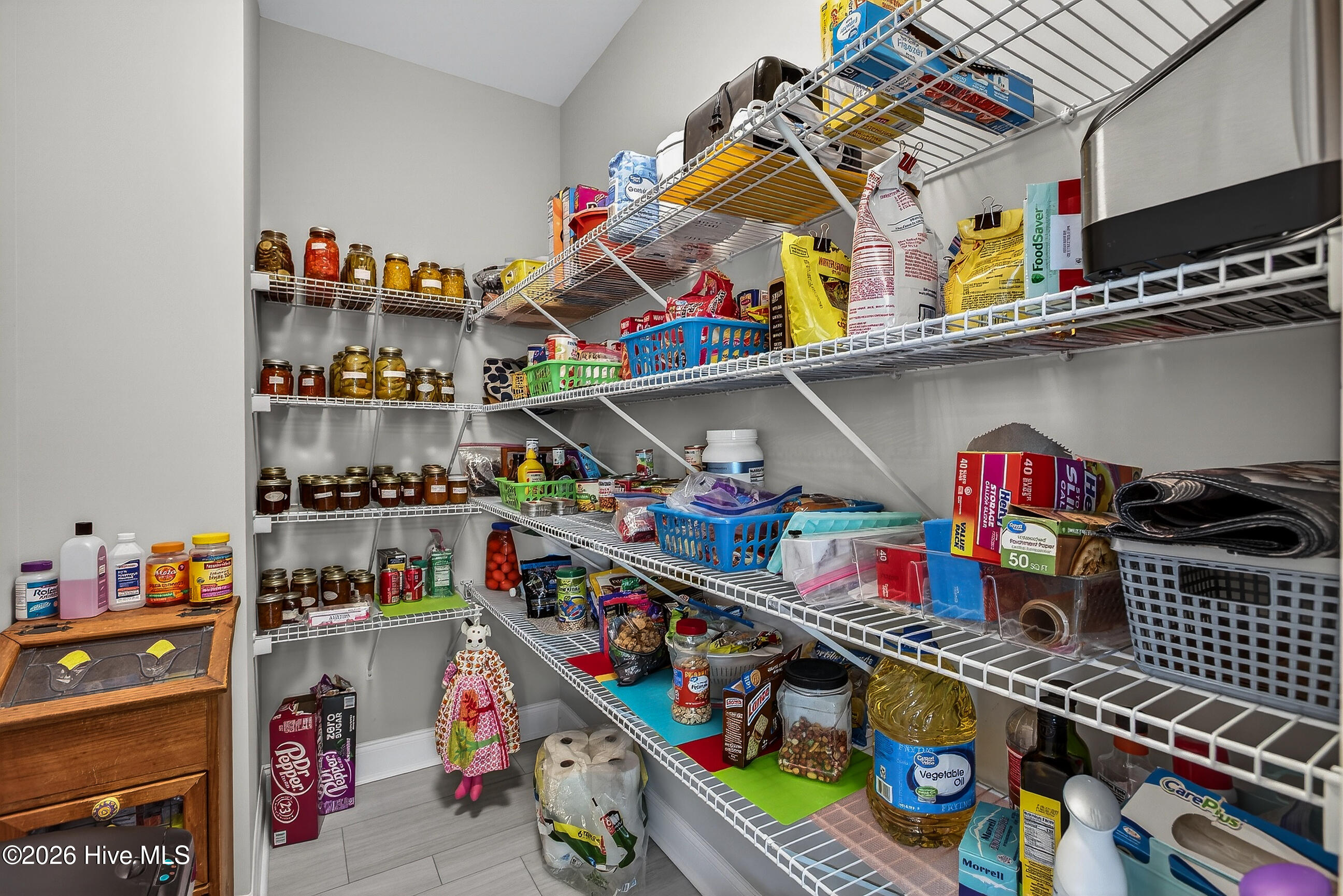 100561338 | Photo 22