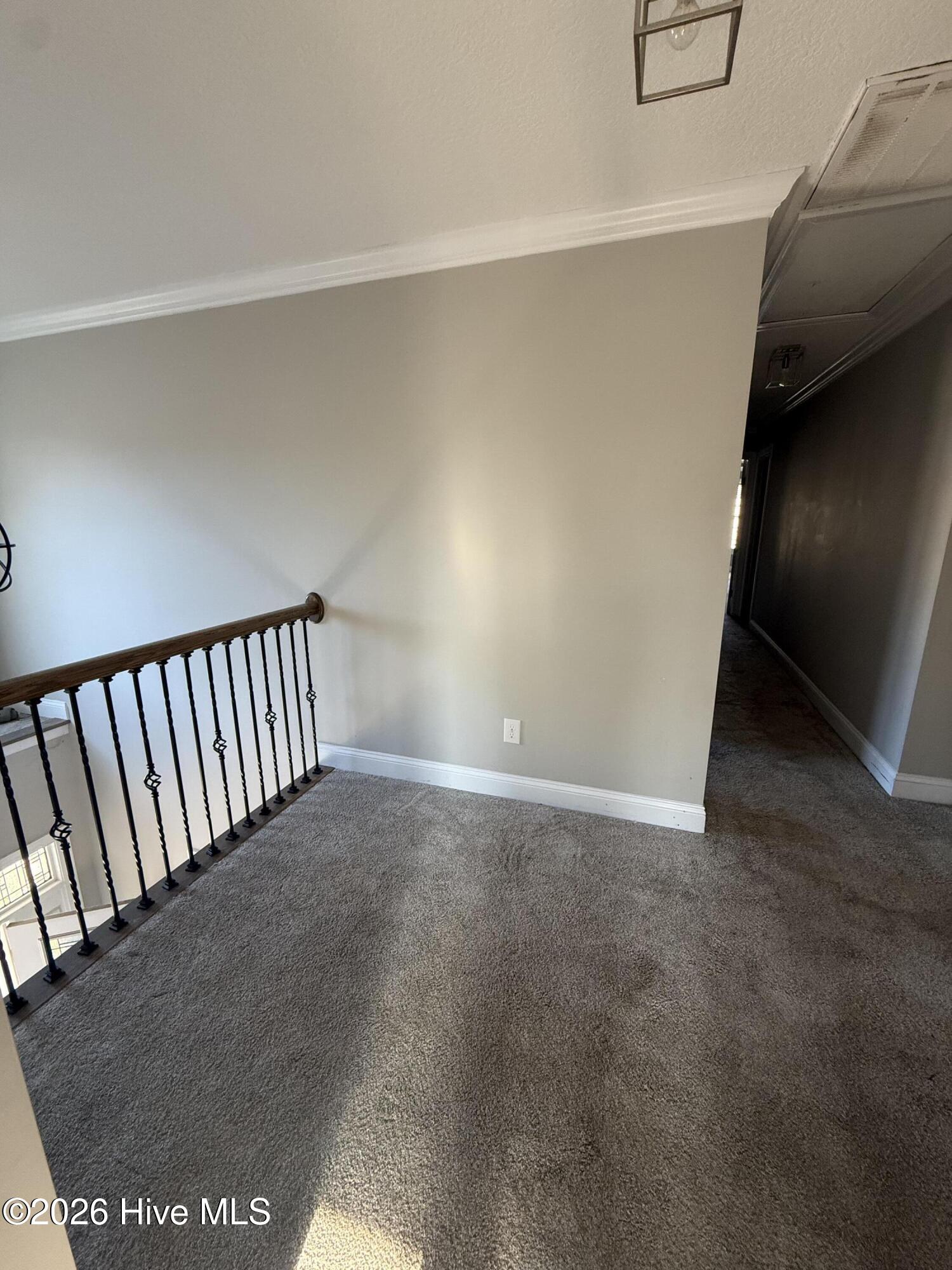 100551425 | Photo 12